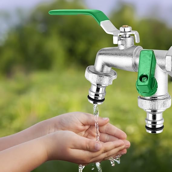 Brass Double Garden Tap,Universal1/2 Inch Dual Outlet, Outdoor Water Tap, Rust and Frost Resistant + 4 Hose Connectors, Water Faucet Outside Tapfor Garden Patio & Lawn