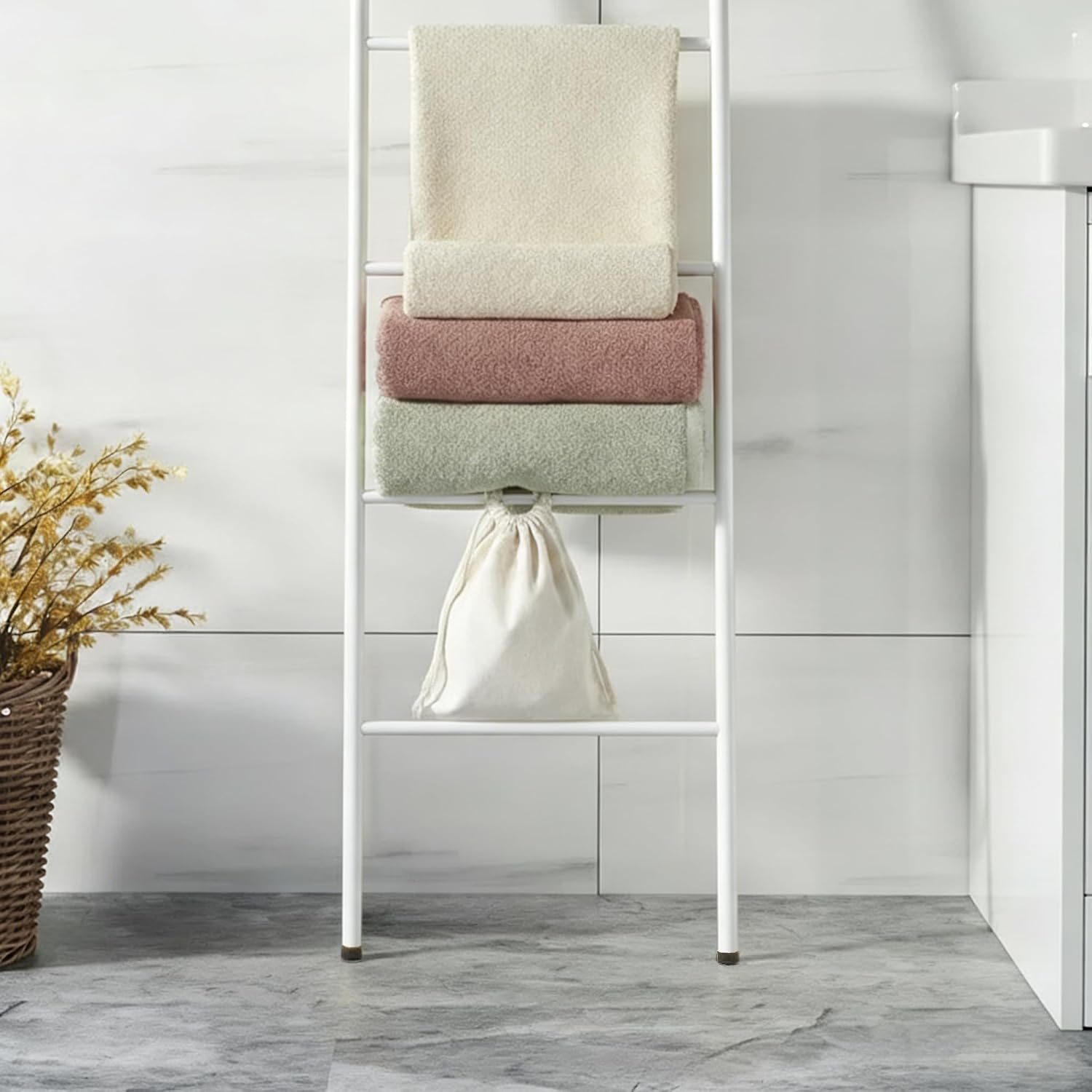 6-Tier Blanket Ladder 68 Inch Wall-Leaning Towel Rack for Living Room and Bedroom, Easy Assembly - White