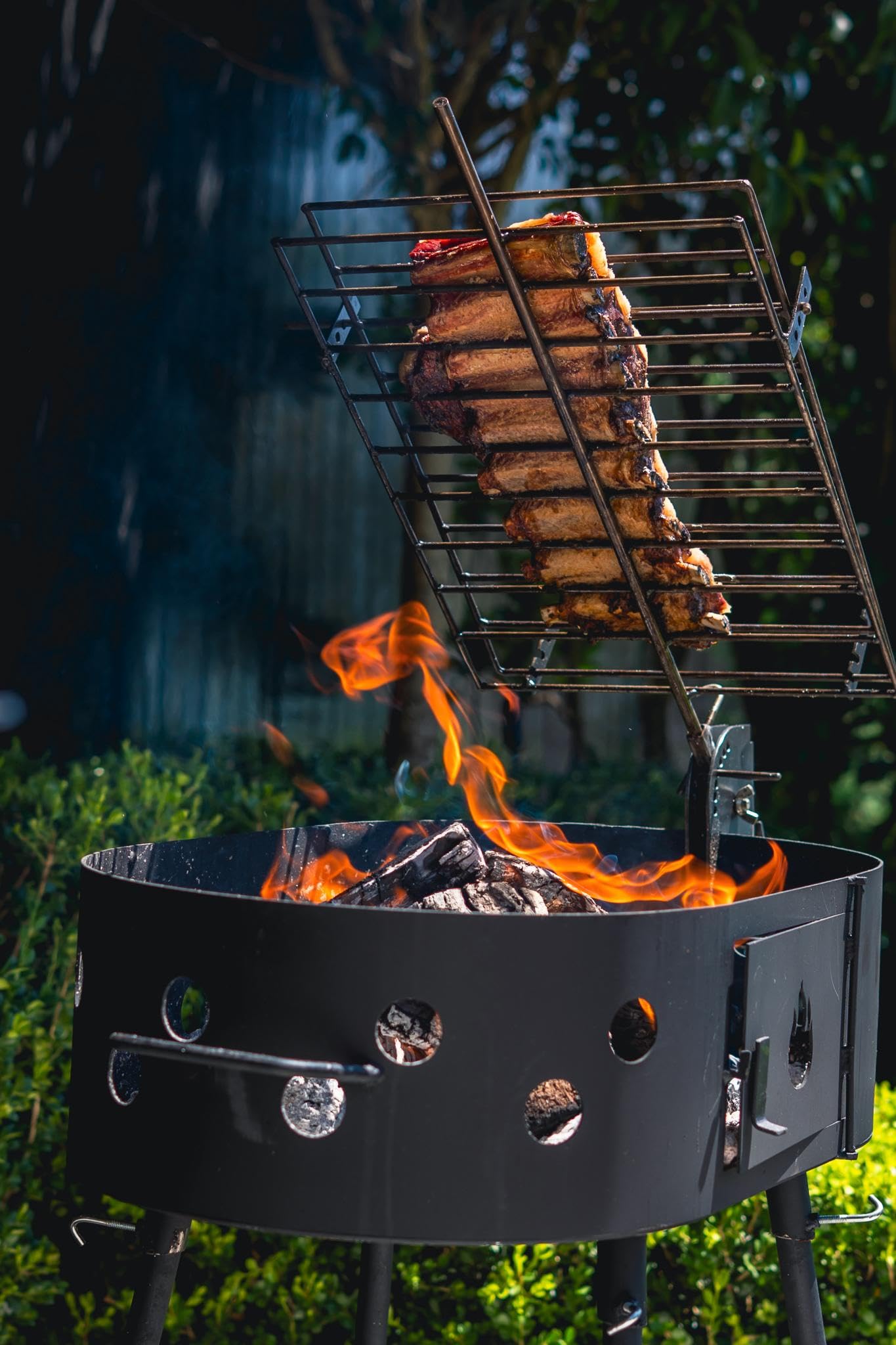 Asador Libro Estaca de hierro con Base regulable giratorio Parrilla Argentina (60 x 40cm)