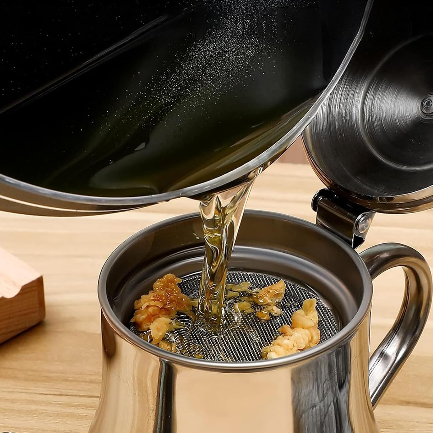 Stainless Steel Oil Pot with Removable Strainer 18oz Silver