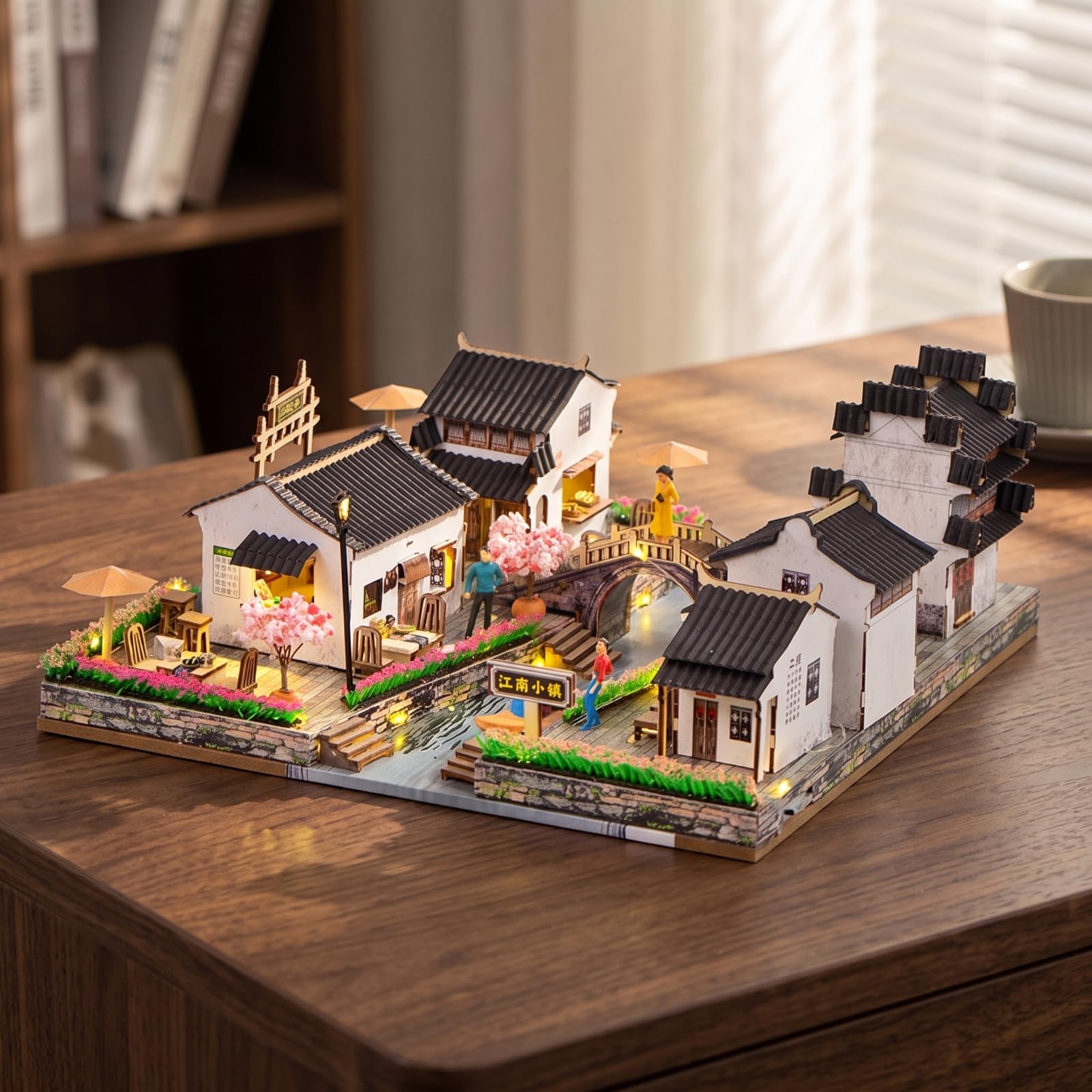Architecture Assembly PRO Modello in in Miniatura Diorama Tradizionale con Ponte Ad Arco E Figura Decorativa Adatto per Collezione Decorazione Studio, 江南小镇2号BM382