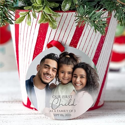 Miniatura 3 de Mommy  Daddy Our First Christmas as a Family Ornament 2022 Adornos de Navidad para nuevos padres adorno de Navidad de círculo familiar de animales