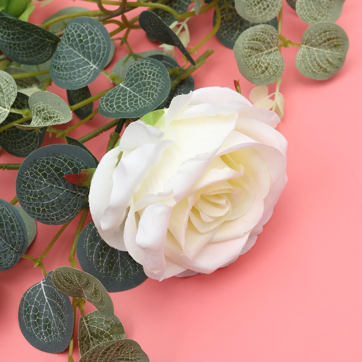 DECHOUS 2 Stück Eukalyptusblätter Und Weiße Rosenornamente Rankengirlande Rattan-wanddekoration Künstliche Ranke Für Die Inneneinrichtung