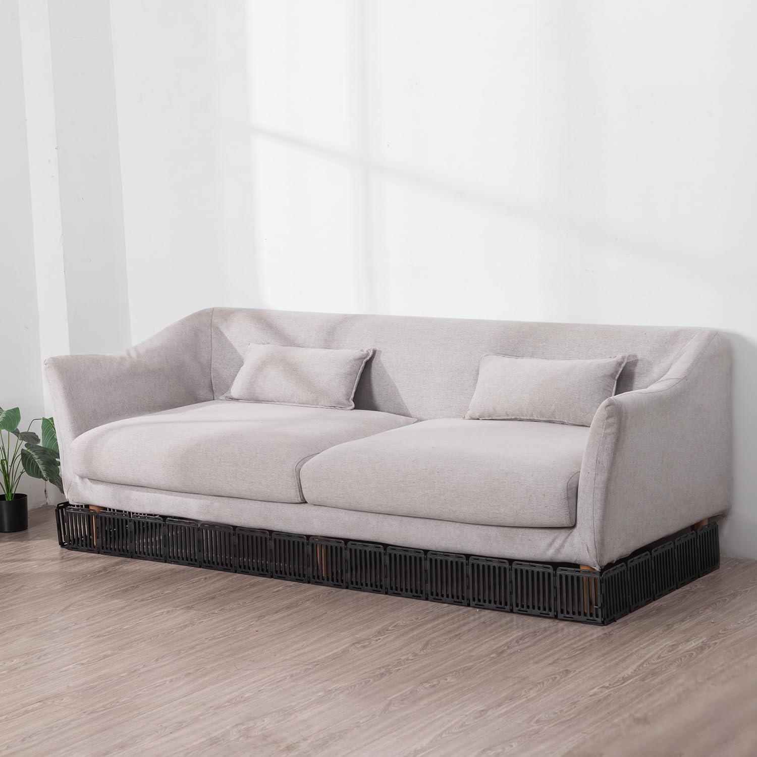 Spielzeugblocker Couch Schutz für Haustiere, Sofaschutz Katze Plastic Under Furniture Gap Protector für Sofa und Andere Möbel (Schwarz 12er Pack 6 Füße)