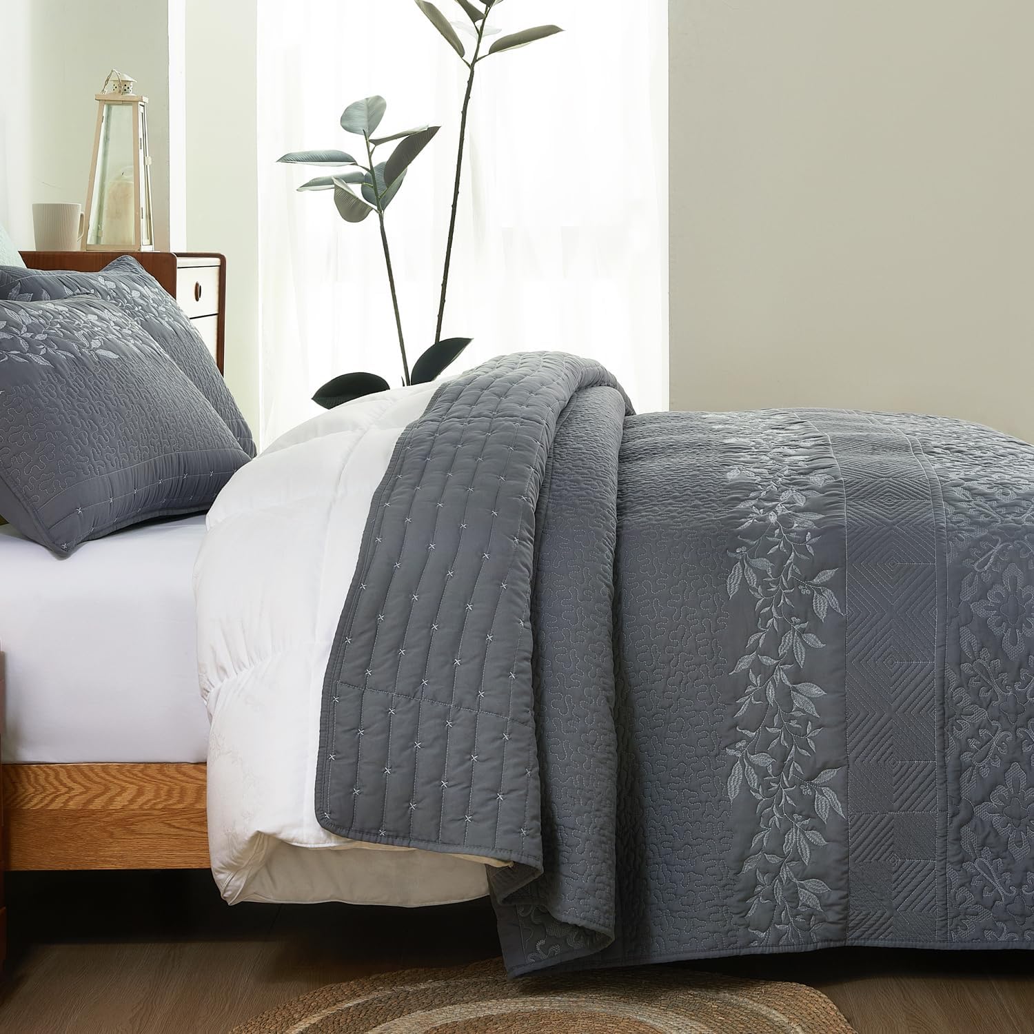 EVENHUG Floral Embroidered Quilt Set King Size 3 Piece Bedding Set Reversible Farmhouse Bedspread Coverlet with 2 Pillow Shams Lightweight Soft Bed Cover for All Season(106"X 96",Grey) - Image 4