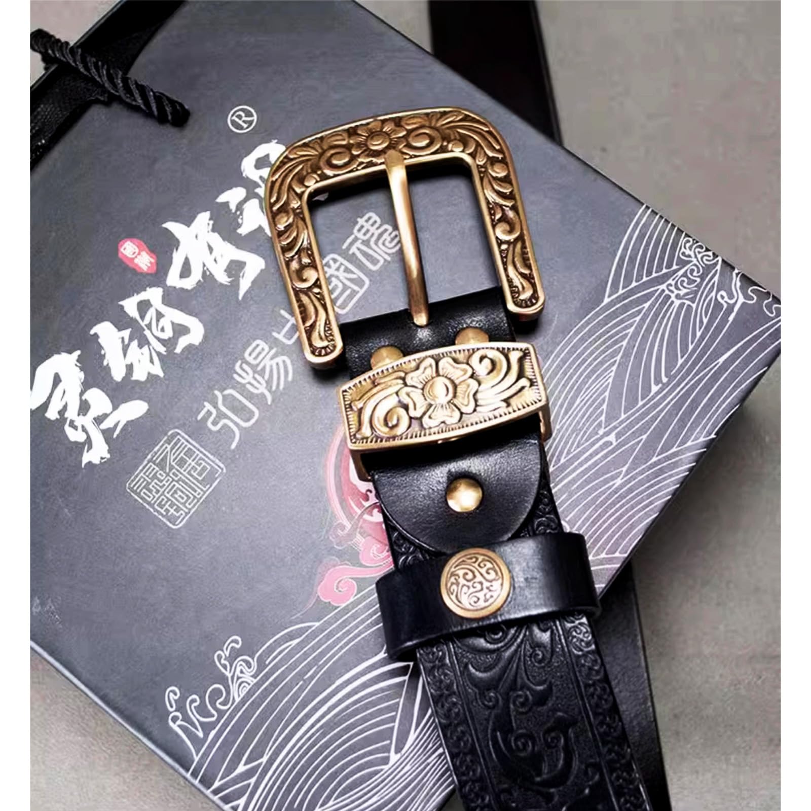 Cintura in pelle per donne, cintura in pelle con fibbia in rilievo vintage per abiti da jeans