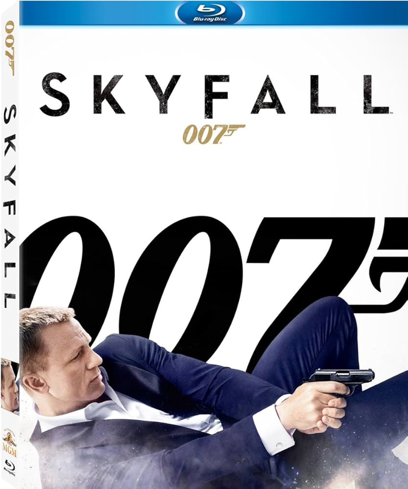 Skyfall [Blu-ray + DVD + Digital Copy]: Amazon.ca: Daniel