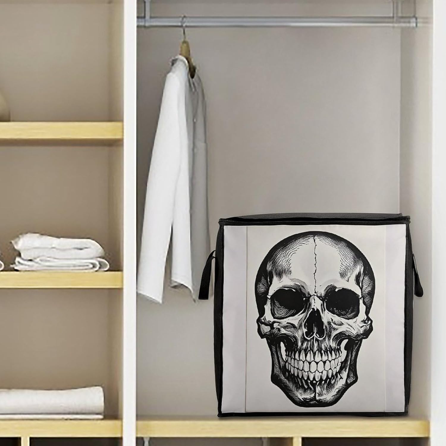 Black Skull Pattern on White Background Storage Bag with Zippers And Handle Extra Large Bedding Comforter Storage Bag Foldable Blanket Storage Bags Fabric Moving Bags for Closet Organizer (70L)