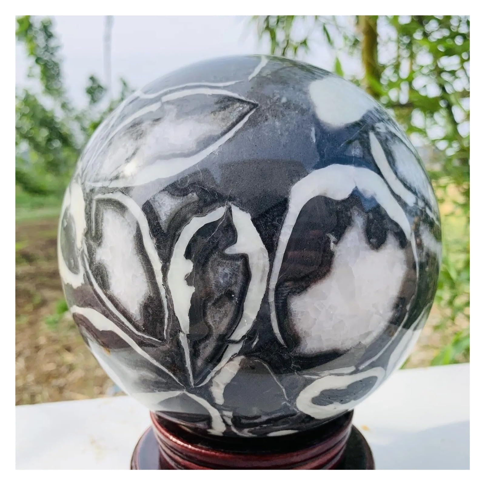 1 Boule de Cristal de Quartz en Pierre de Jaspe aux Mille Yeux, 700-750 g
