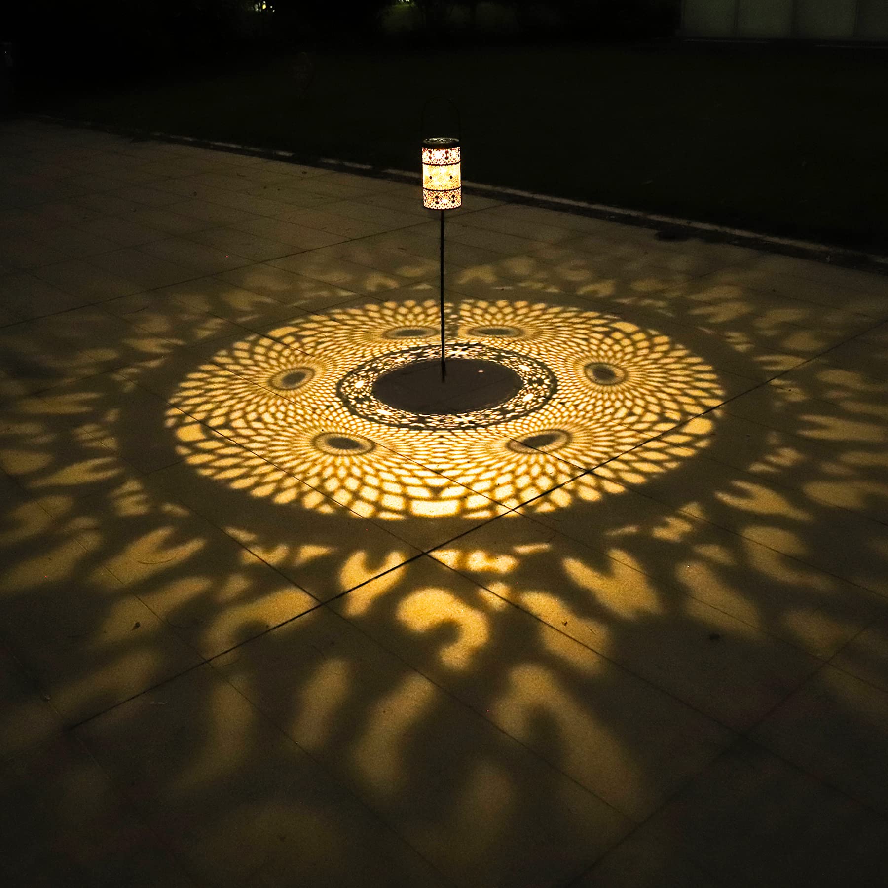 Freekite 2 Pezzi Lanterne Solare da Esterno, 2 Lampade Solari da Giardino in Metallo, Luci Solare per Giardino, Esterno, Tavolo, Prato, Balcone, Sentieri…