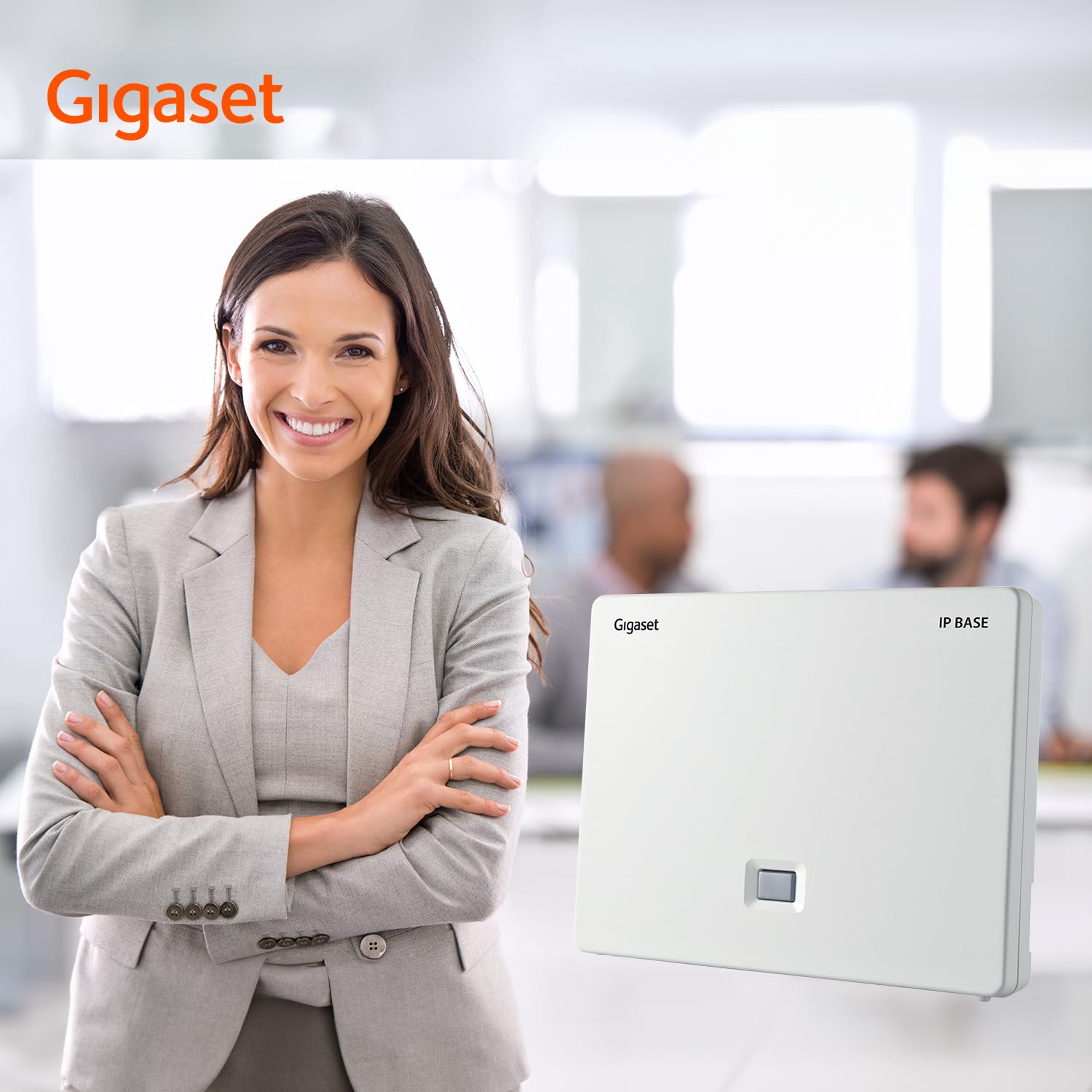 Gigaset IP Base - DECT-Basis-Station für Ihr eigenes Kommunikationssystem - unterstützt 6 Mobilteile - Zugriff auf Google und Office 365-Kontakte - zentrales Telefonbuch - 3X Anrufbeantworter, weiß