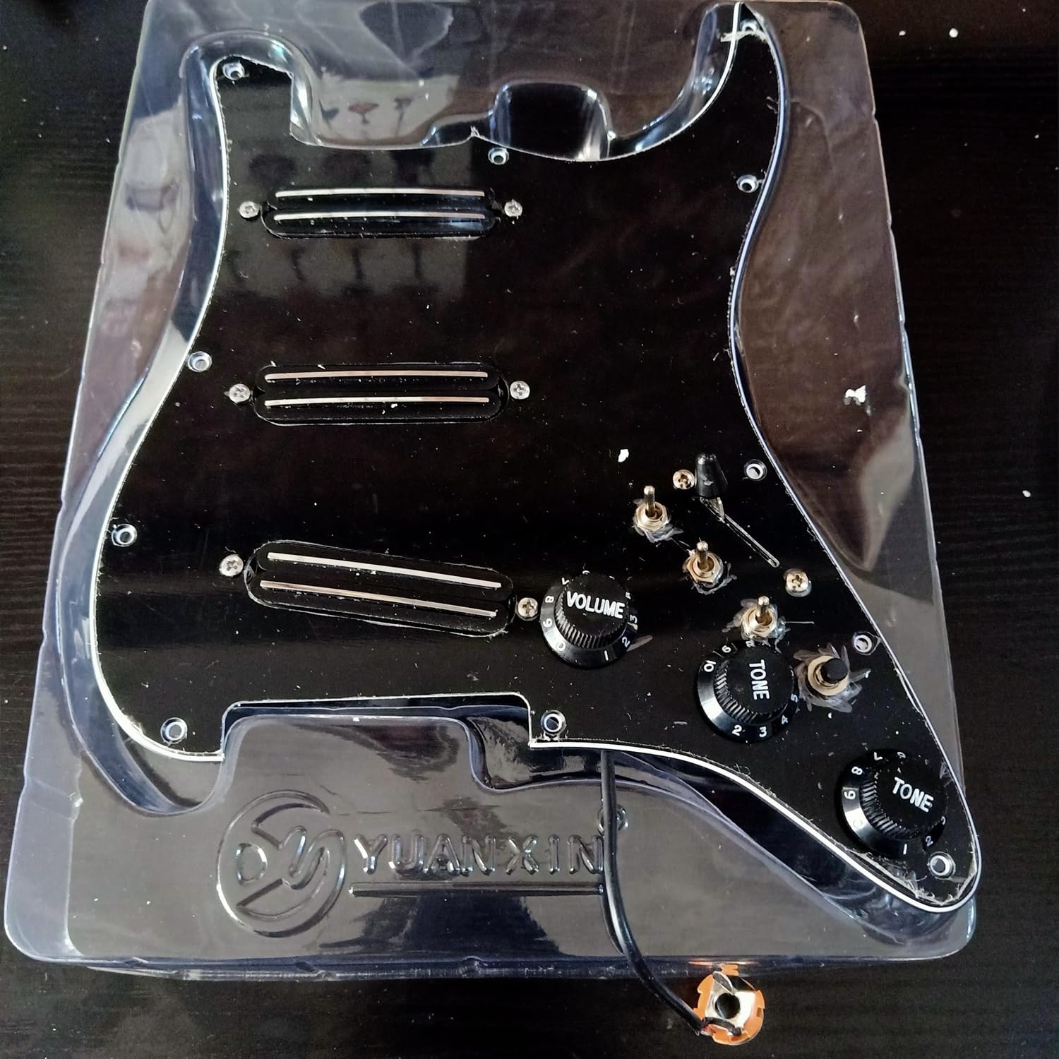 11-Hole SSS Prewired Loaded Pickguard with Dual Hot Rail High Output Pickups Set,Multifuction 4 Single Cut Switch 20 Tones Fit for ST Electric Guitar Parts (Black)