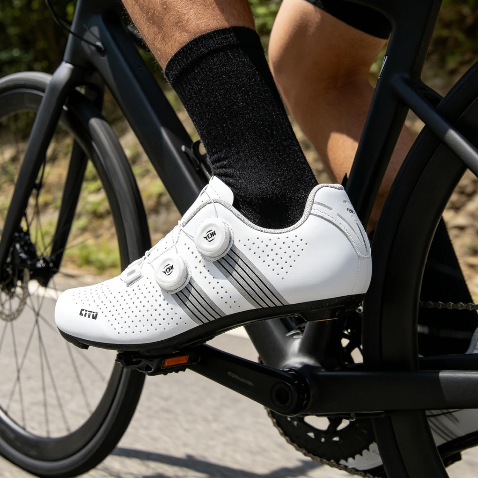 JiuQing Zapatillas Ciclismo Hombre Anchas para Bicicleta de Carretera Compatibles con Peloton Y KEO con Calas Delta Ligeras Y Transpirables para Ciclismo Indoor