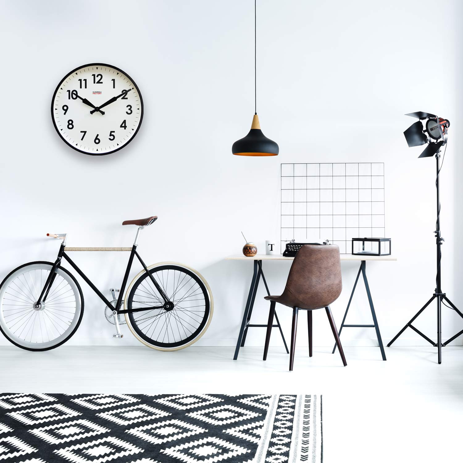 Cloudnola Reloj de Metal, Estilo Industrial, Reloj de Pared de diseño contemporáneo, Movimiento de Cuarzo silencioso, Negro