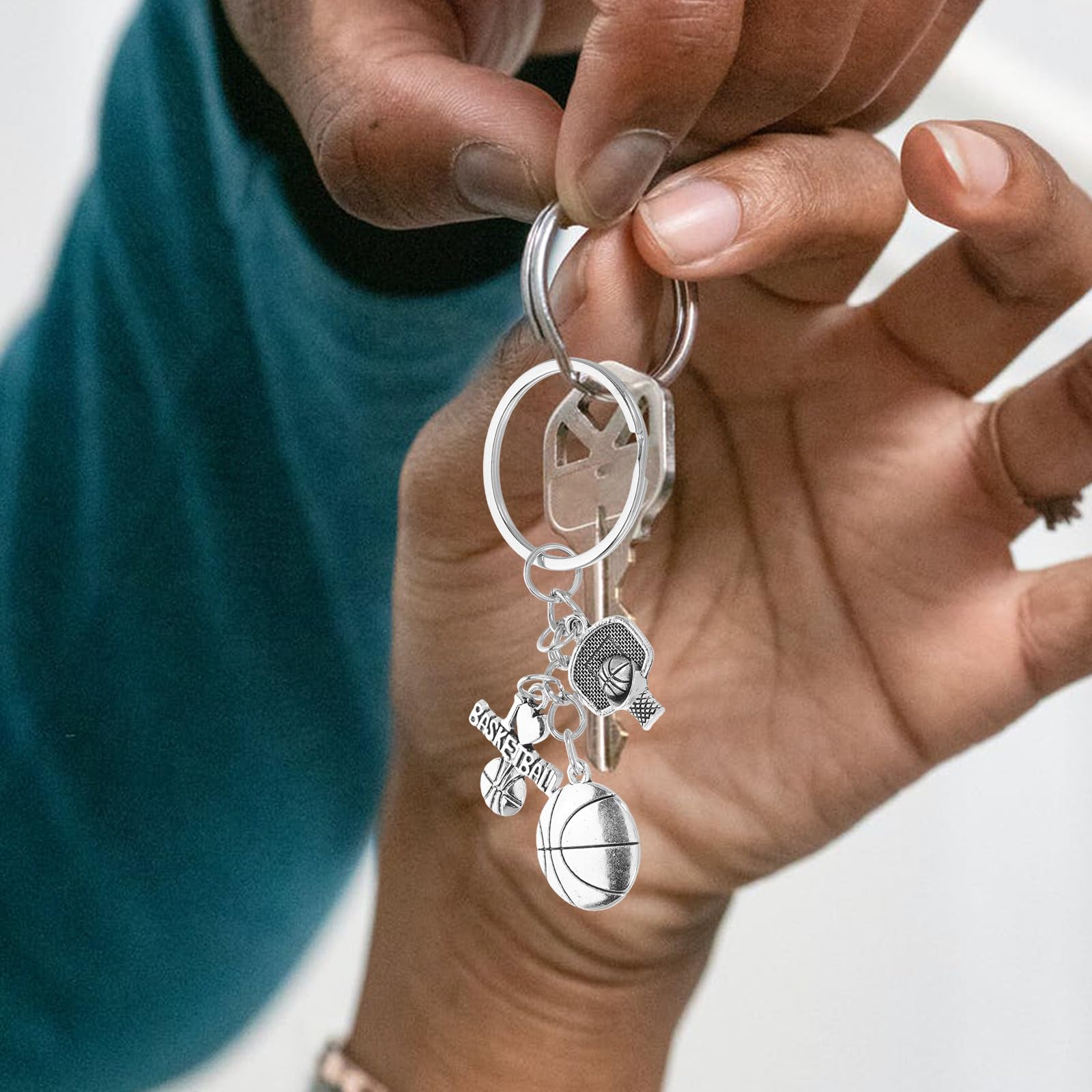 Alasum 1pezzi Portachiavi in Lega con Pendente Giocatore di Basket Portachiavi Sportivo Resistente in Metallo Accessorio Creativo per Zaino e Bomboniere Tema Basket Idea Regalo