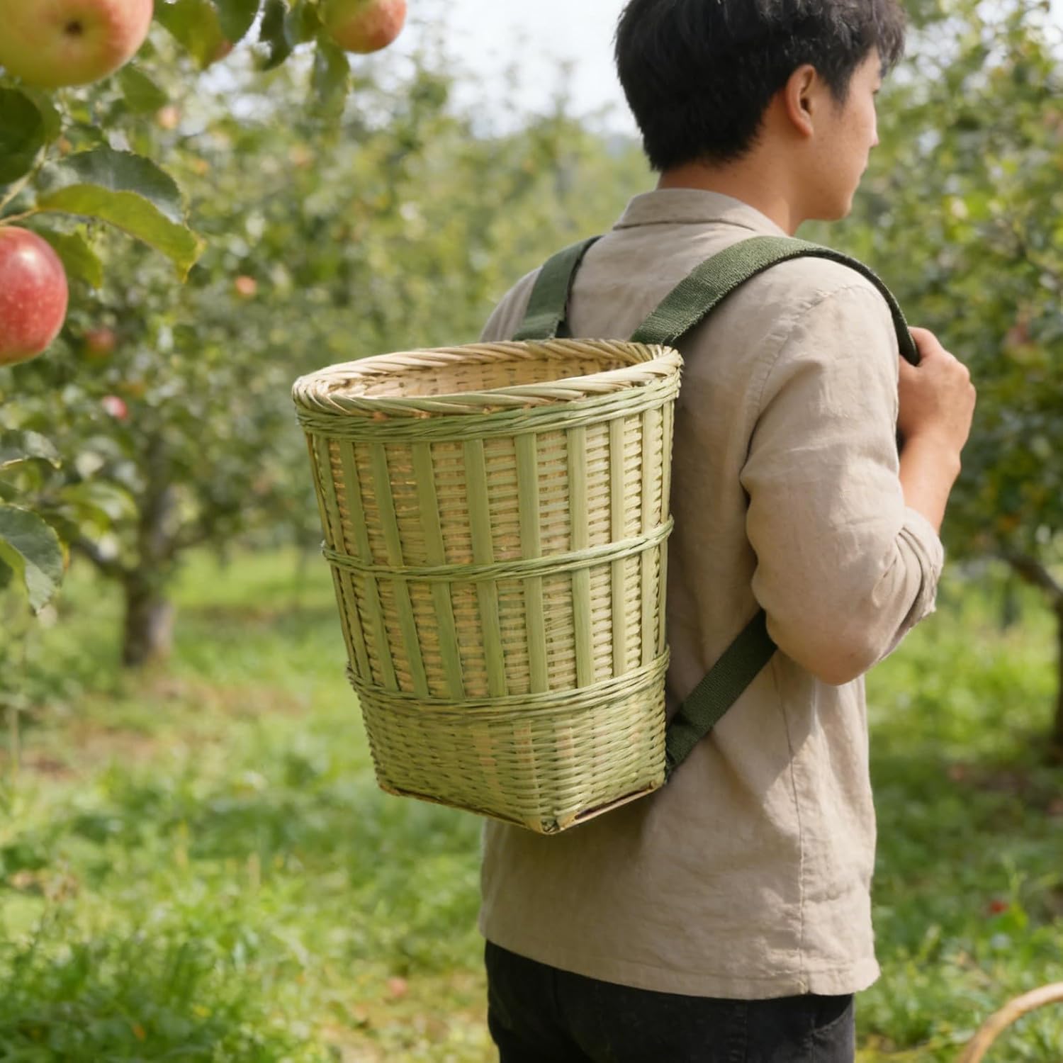 Vietnamese Bamboo Hand-Woven Basket Large Picnic Basket Backpack Fishing Back Pack for Carry Out Orchard and Camping Use