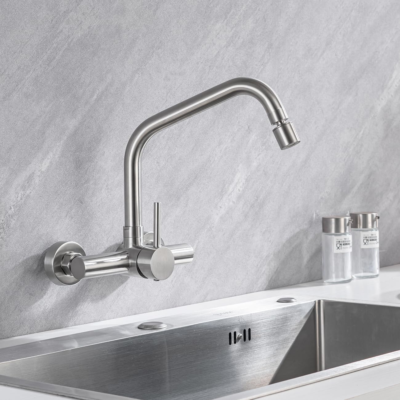 ONECE Grifo Cocina en la Pared con 2 Modos, Grifería con Caño Giratorio | Mezclador Monomando para Fregadero Rotación de 360°, Acero Inoxidable 304, Aireador Extraíble