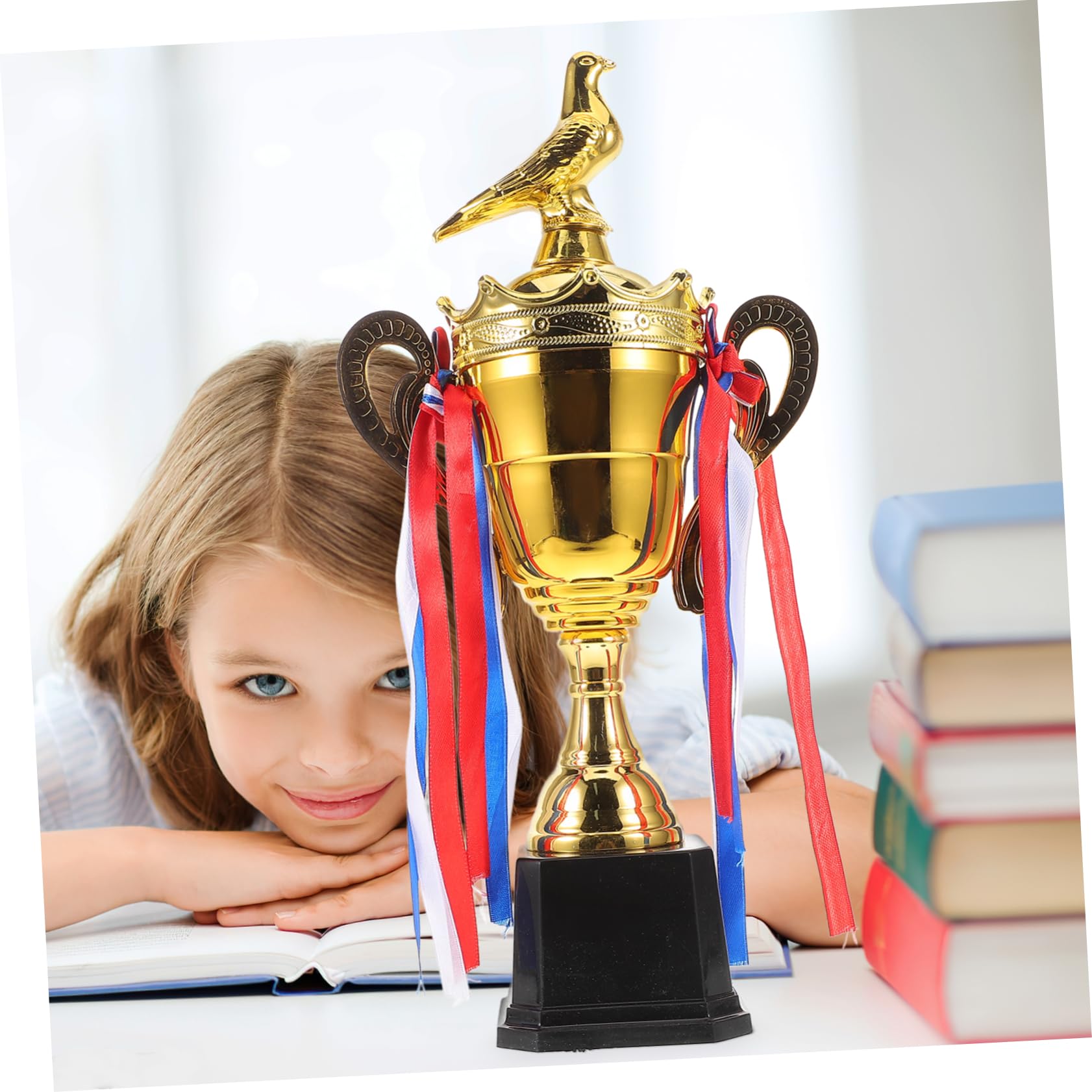 TOYANDONA Coppa in Metallo Oro per Eventi Sportivi Versatile Premio Design a Corona e Colomba Calcio e Back To School Party