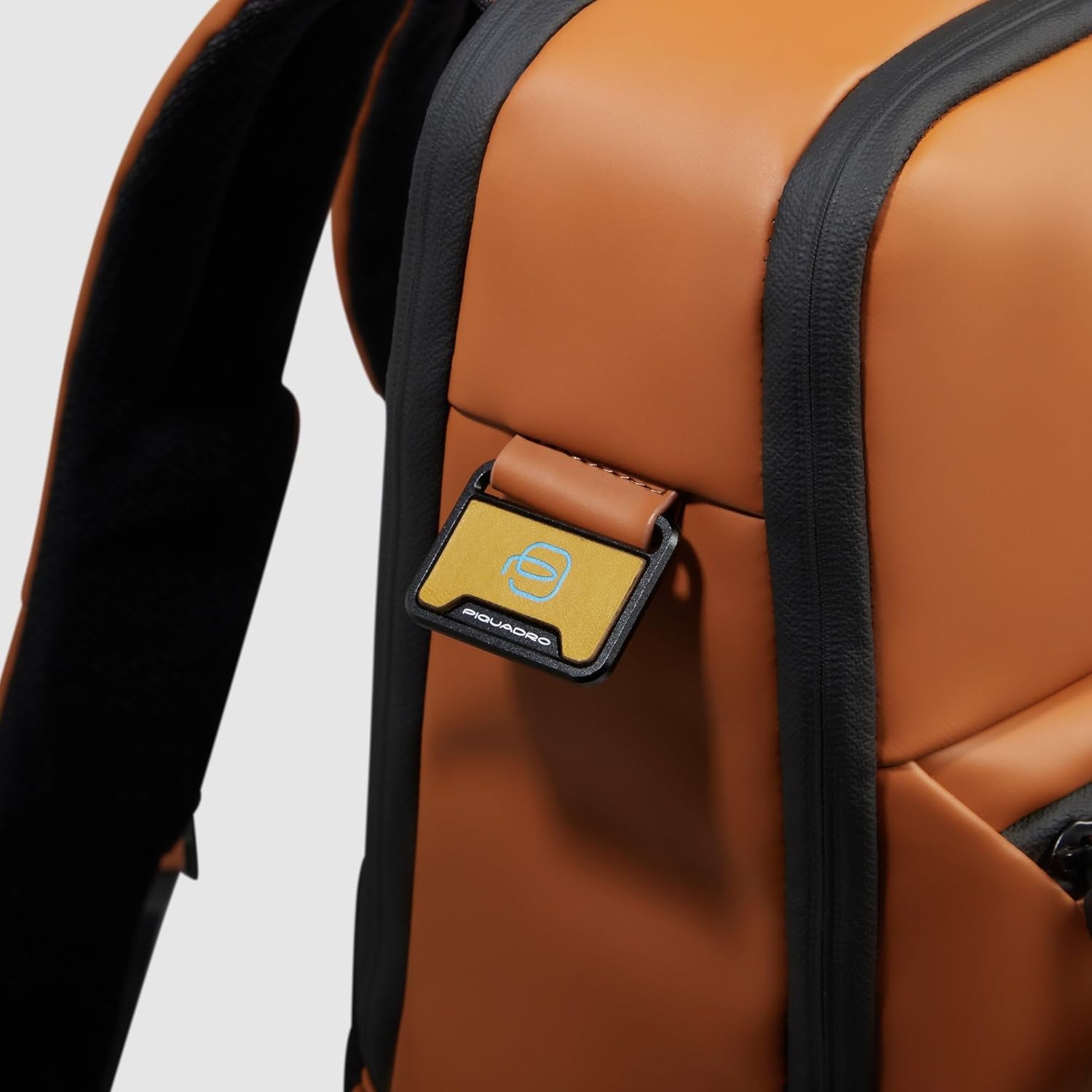 Piquadro Computer and iPad®Pro backpack with sternum strap, bottle pocket and RFID protection