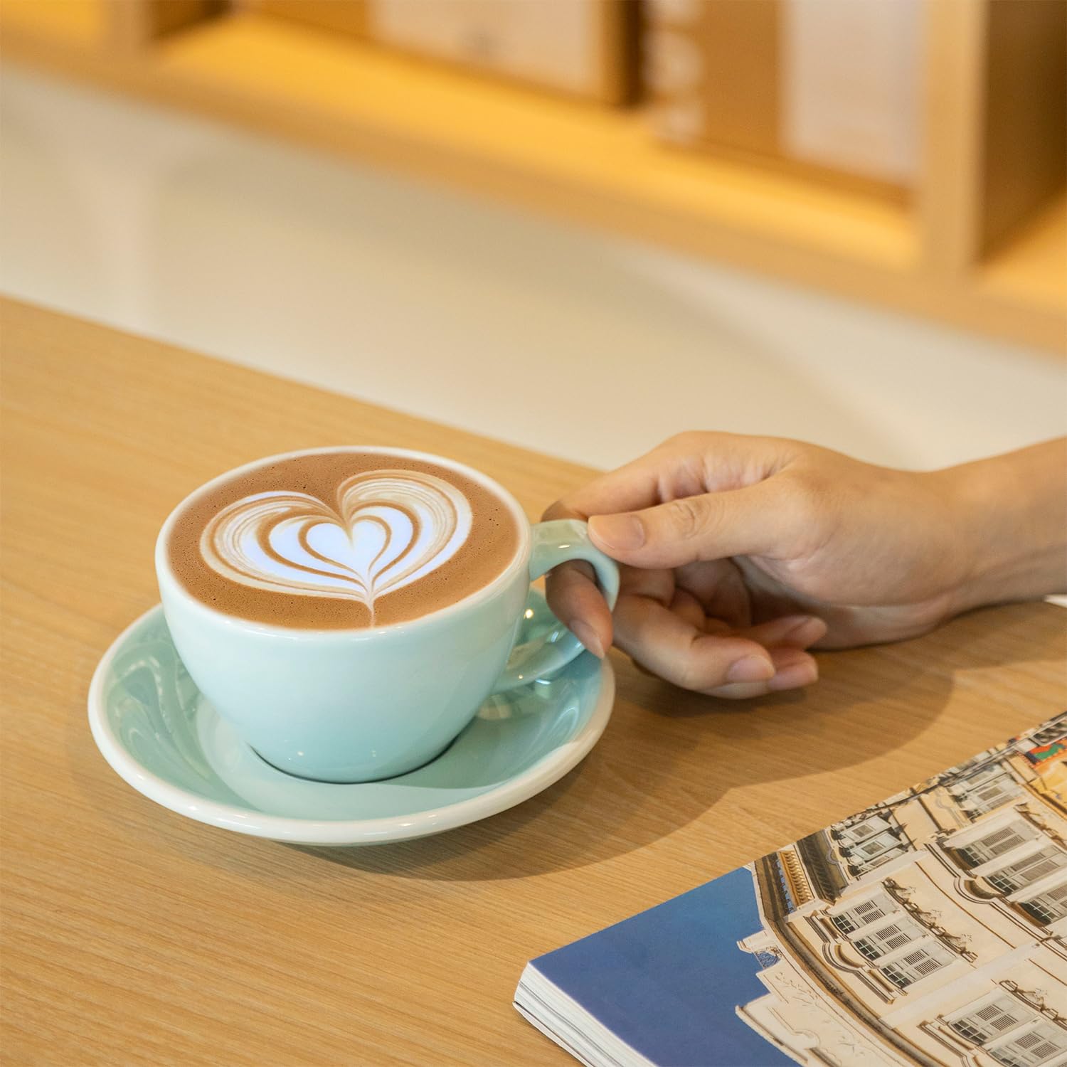 Loveramics Taza de café con platillo, tazas de café de cerámica de 10 onzas con fondo redondo para latte, capuchino, té, espresso, juego de tazas de cerámica de pared gruesa para barista, colores
