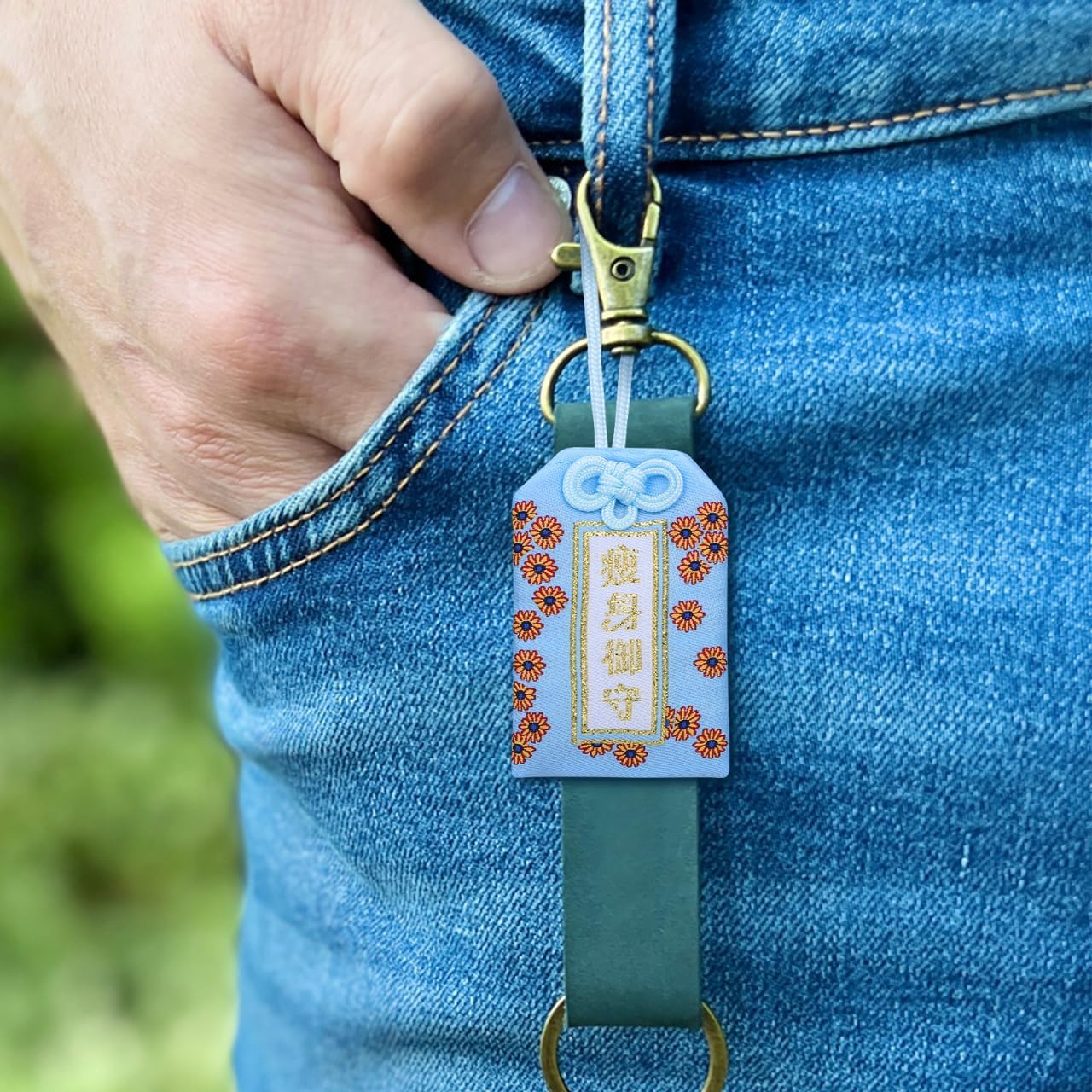 10pcs Japanese Omamori Lucky Charms: Traditional Good Luck Charms for Protection Health, Japanese Blessing Bag Amulet for Car Backpack Home Decor Assorted Colors