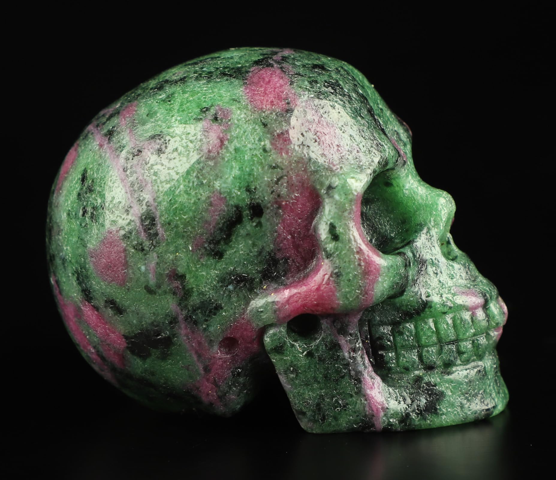 Skullis 5,1 cm Rubin Zoisit Kristall Schädel handgeschnitzt Edelstein Fine Art Skulptur Reiki Heilstein Statue