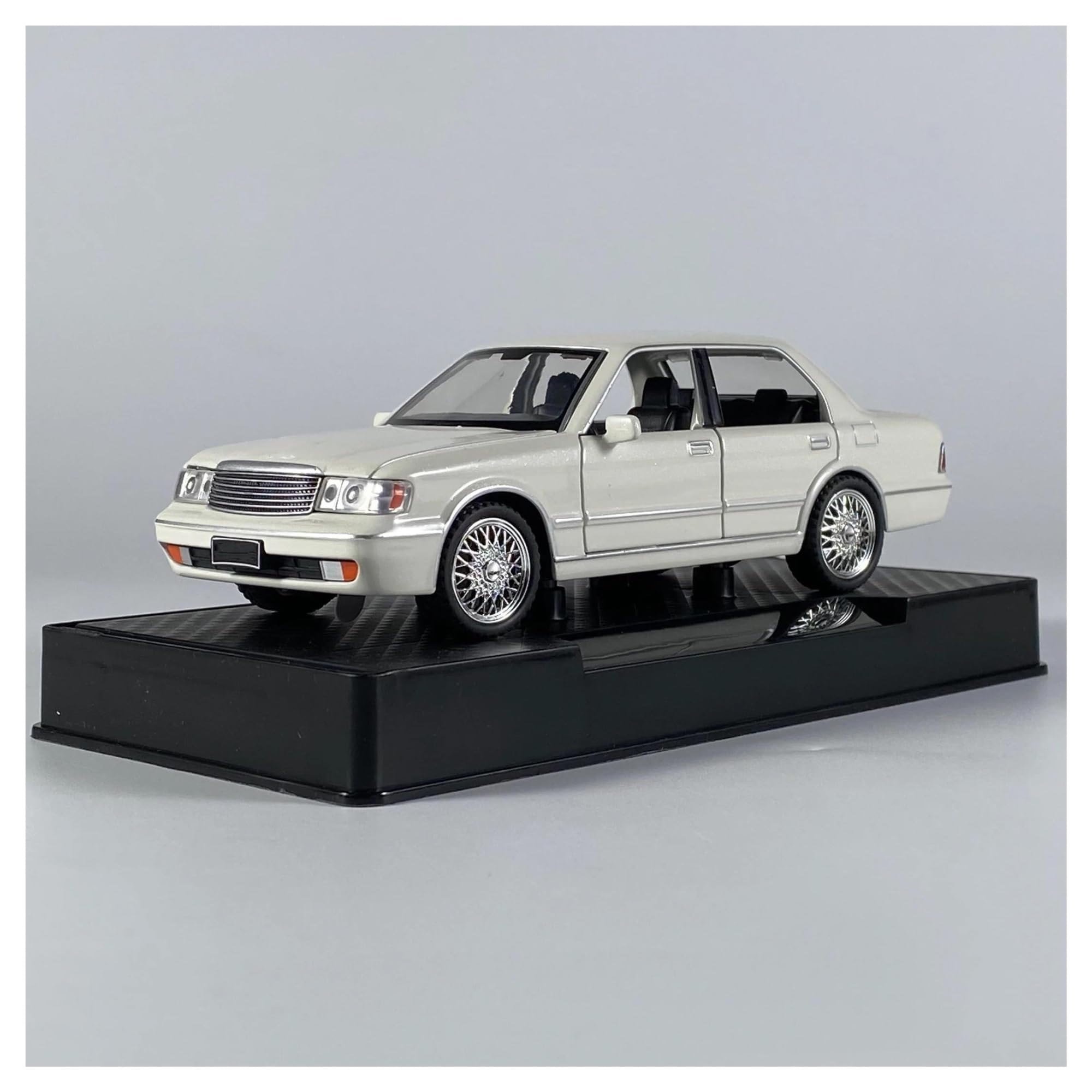 Bankoto White Diecast Car For Toyota For Crown Diecast Model Car Collectible
