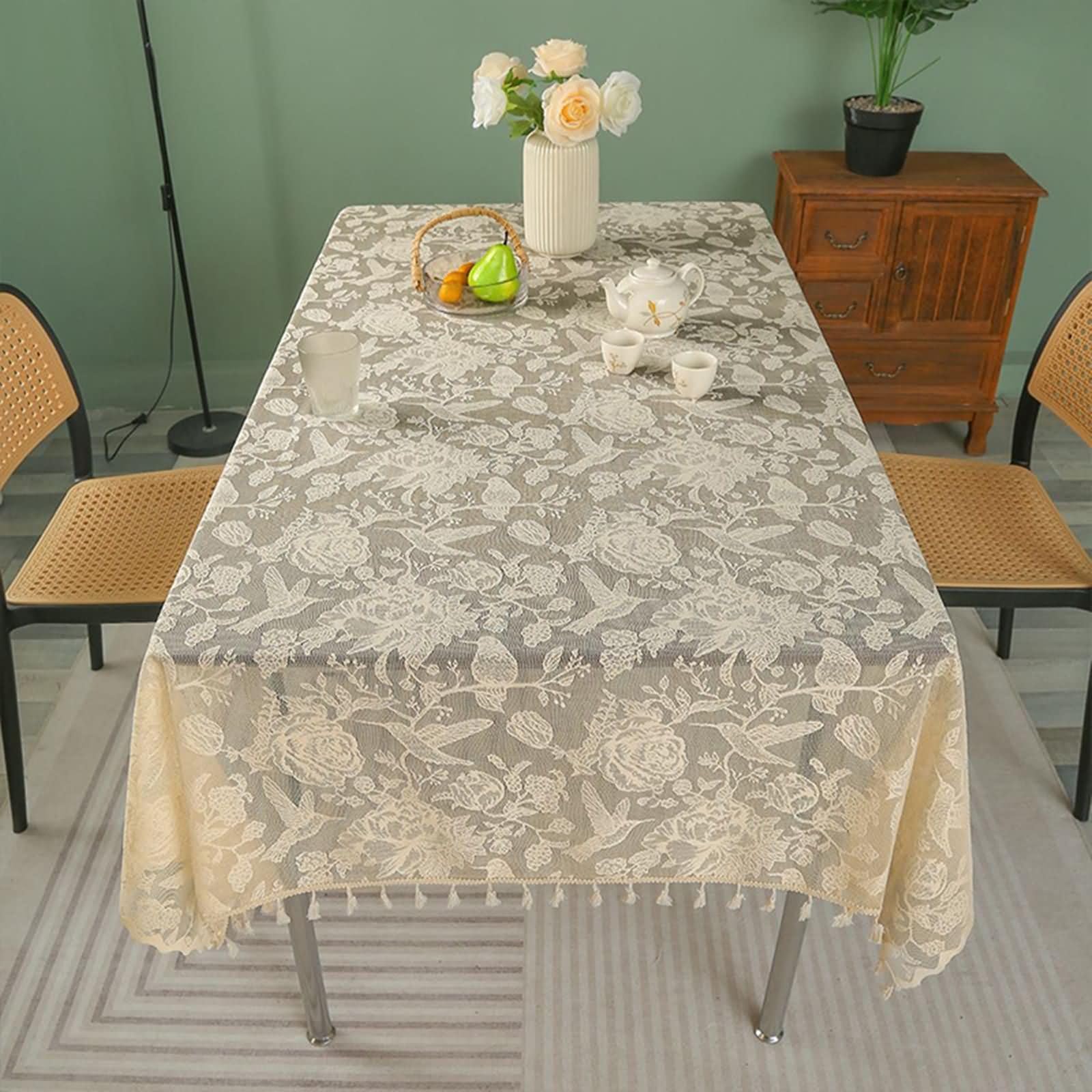 Nappe table picnic et repas de jardin en dentelle fleurie