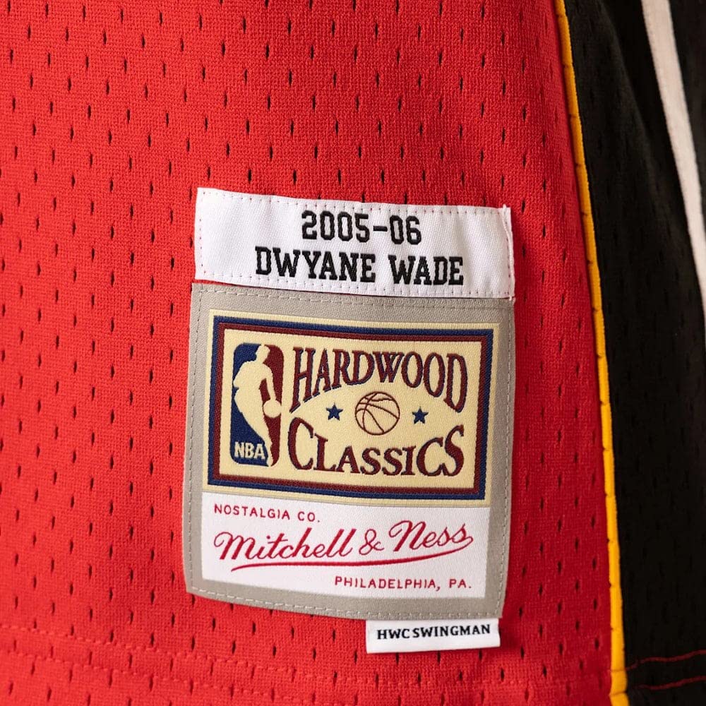 Dwyane Wade Miami Heat Alternate 2005-06 Mens Swingman Jersey