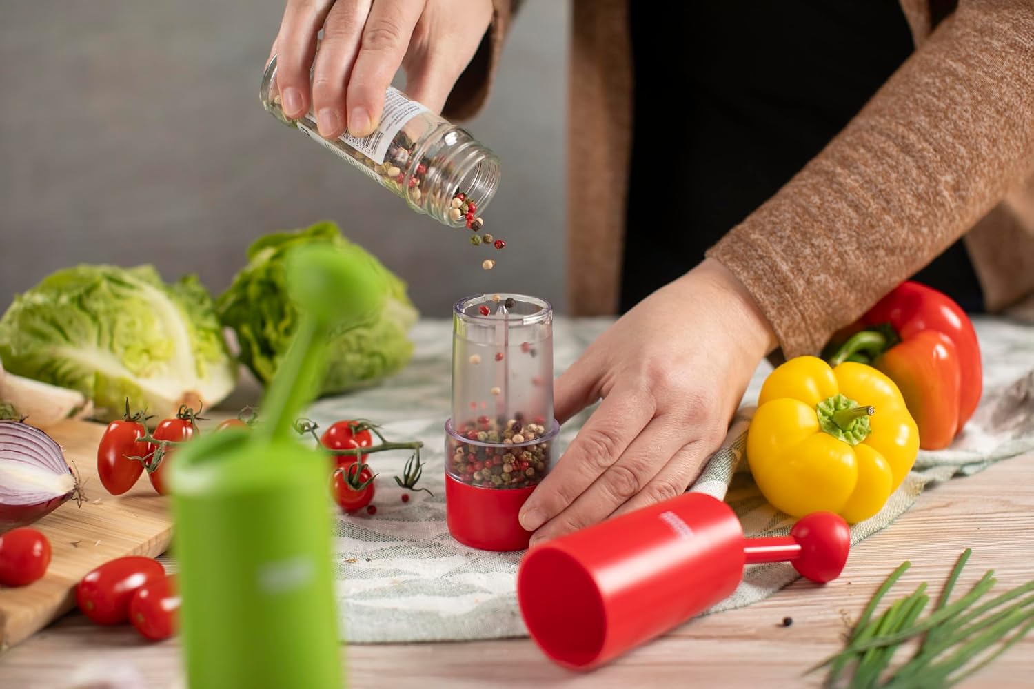 Kuhn Rikon Ratchet Grinder, Ceramic Spice Mill for Salt Pepper and Dried Herbs, Adjustable Coarse to Fine, Easy Refill, Ergonomic One Hand Spice Grinder, Seasoning Mill, Red