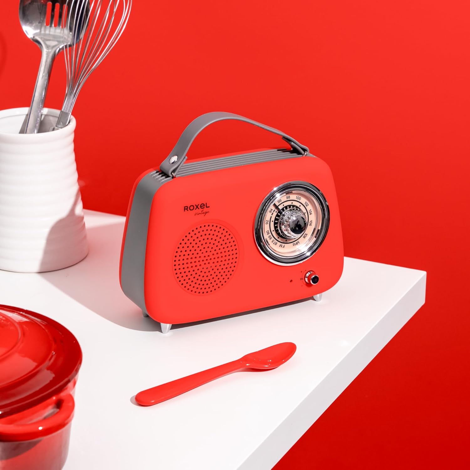 Rear view of Roxel RFM01 Retro FM Radio showing ports and antenna