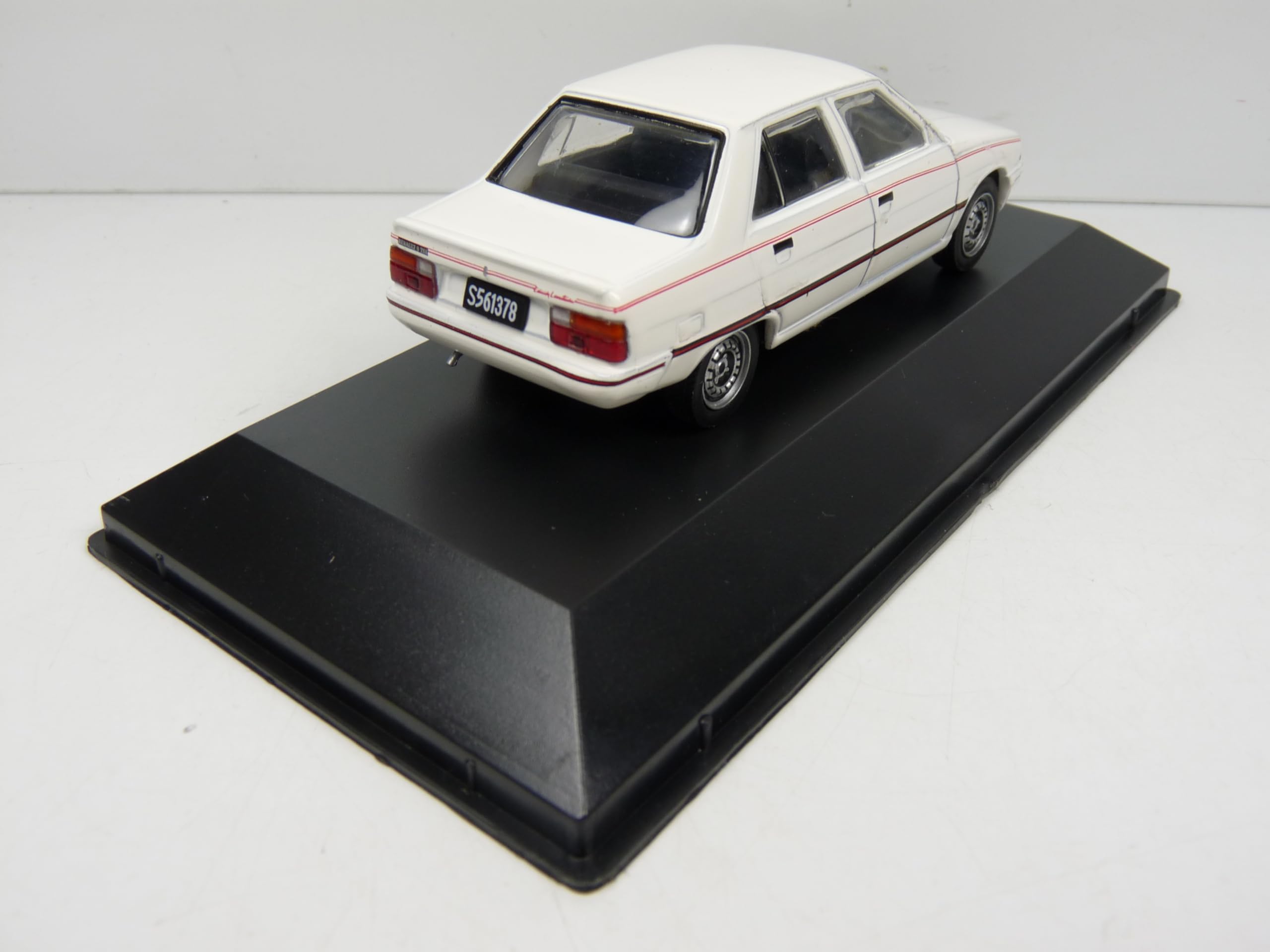 ARG43 VOITURE 1/43 SALVAT Argentine RENAULT 12 Alpine 1978 EUR 8,90 - FR