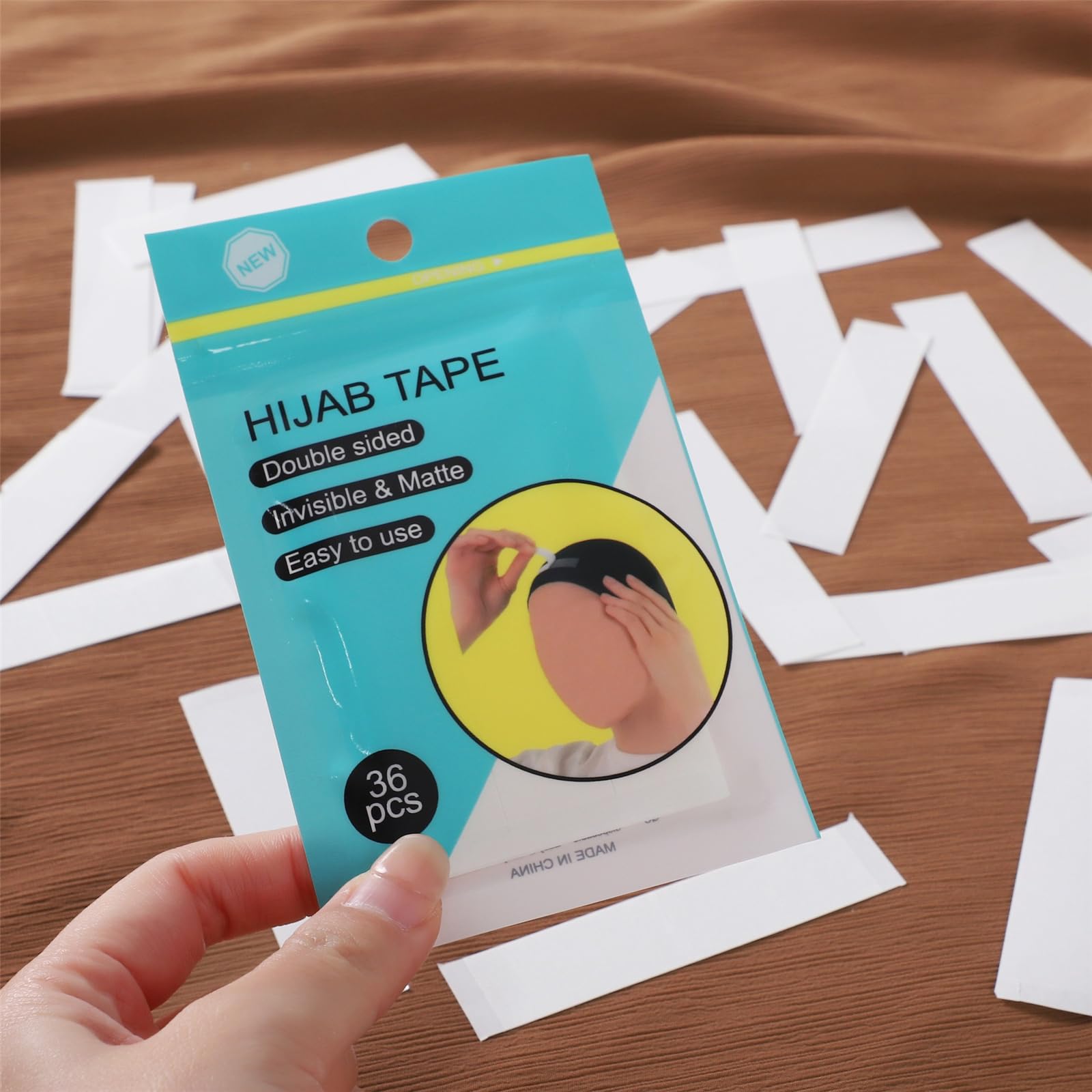 Pacchetto 36pcs Strisce Adesive Anti -Esposizione per Donne Usi Singoli Nastro A Doppio Lato Collare Fisso con Adesivi Antisciplici in Tessuto A Doppio Lato Hijab Hijab