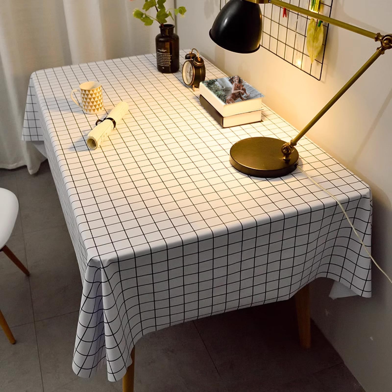 Nappe antitache PVC blanche protège de la chaleur et humidité 140x140cm