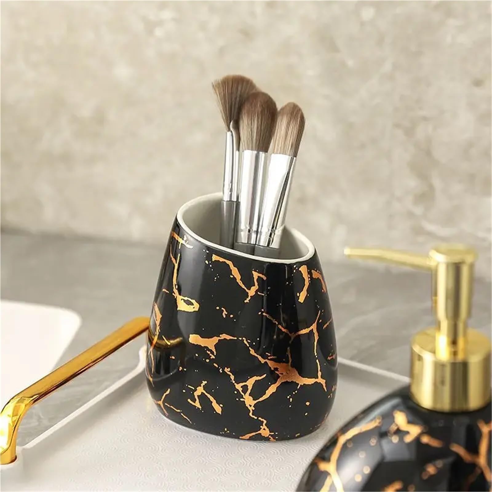 WNBFTTK Seifenspender Set Exquisites vergoldetes Badezimmerset aus schwarzer Keramik, Lotionflasche, Seifenspender, Haushaltszubehör for Mundwasser(Color13)