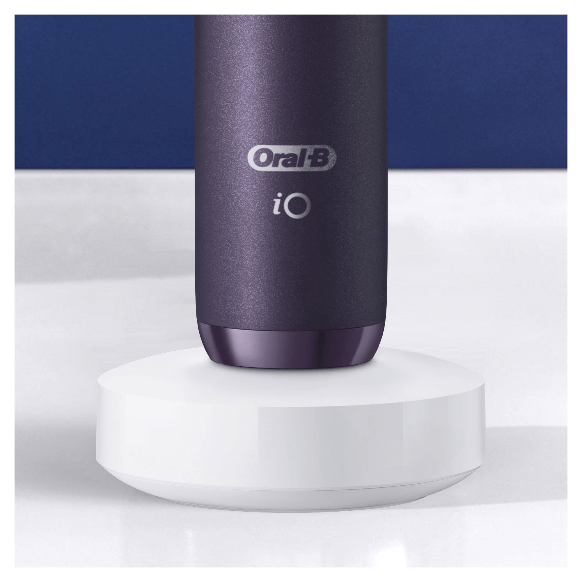 Oral-B Special Edition iO - 8 - Spazzolino Elettrico Ricaricabile Di Braun, 1 Spazzolino Viola Esclusivo Con Tecnologia Magnetica Rivoluzionaria, Display A Colori, 1 Testina, 1 Astuccio Magnetico