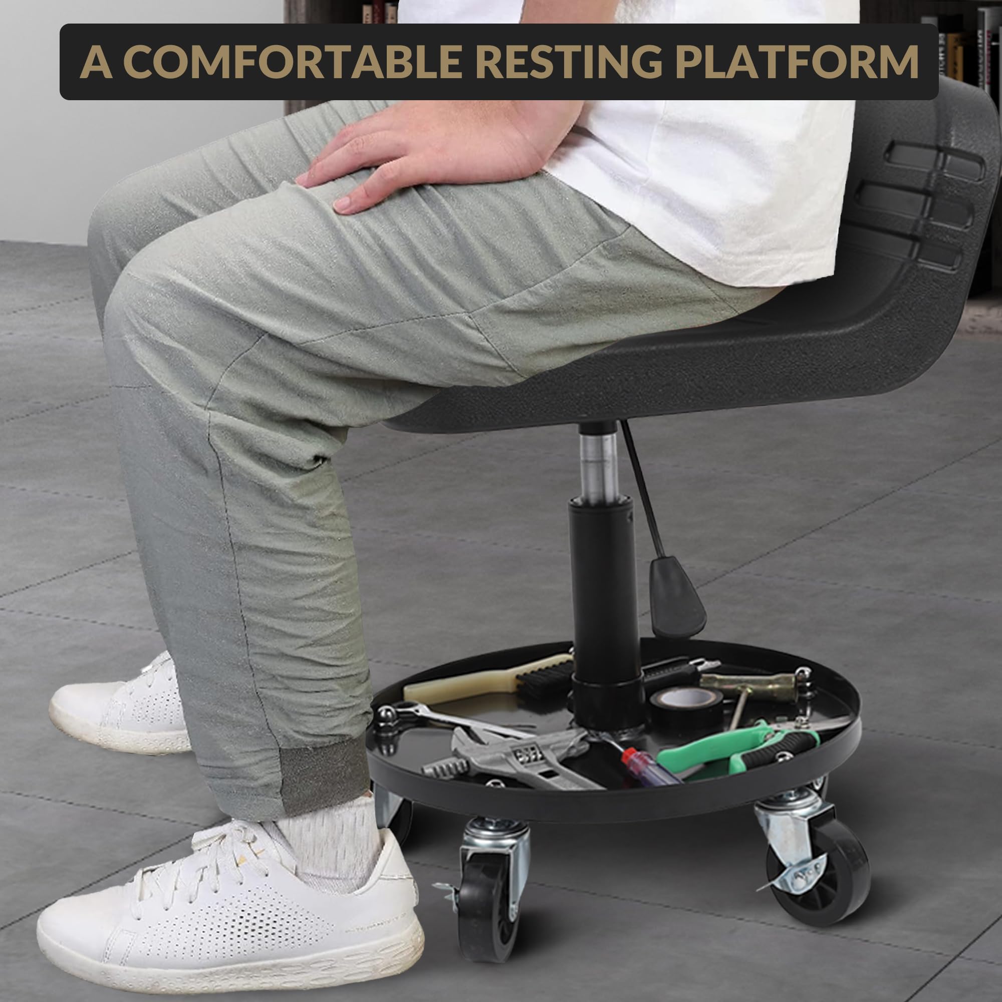 Garvee Taburete rodante, asiento mecánico resistente con ruedas, 44-57 cm, altura ajustable, con bandeja de almacenamiento de herramientas, capacidad de 136 kg, silla ergonómica acolchada con ruedas