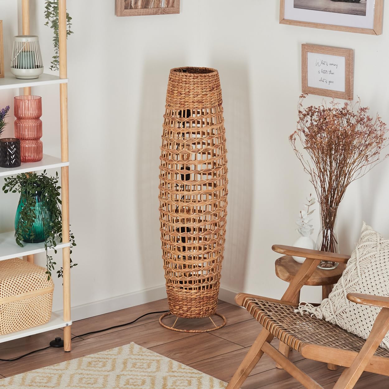 HOFSTEIN Stehleuchte Cardeira, Bast Natur, skandinavisches Design | Boho-Style, Lichteffekt, E27 Fassung, Höhe 111 cm, Fußschalter
