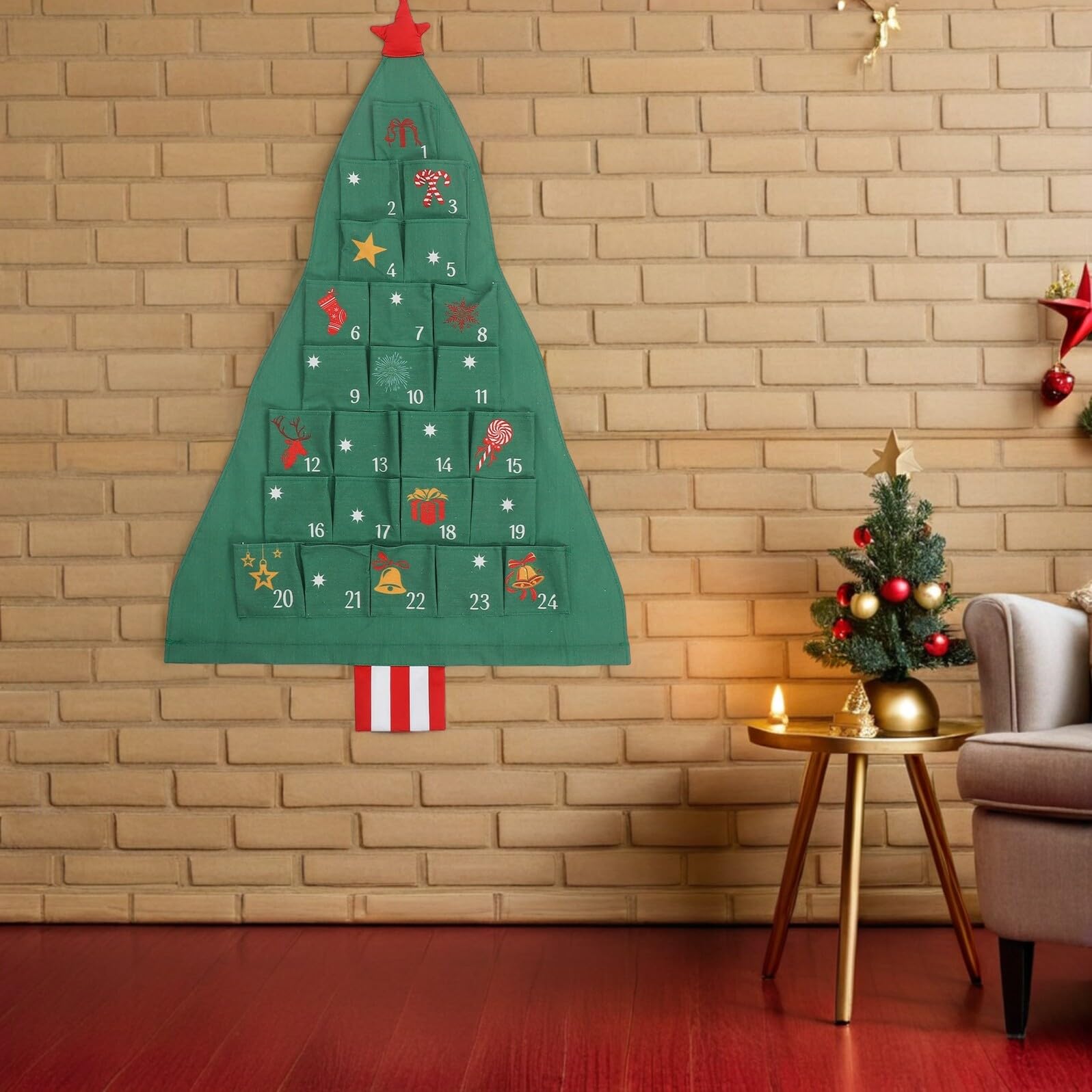 Adventskalender mit Weihnachtsbaum Motiv aus Baumwolle 24 Fächer Wand und Türbehang Interaktiver Countdown für Platzsparende Weihnachtsdeko