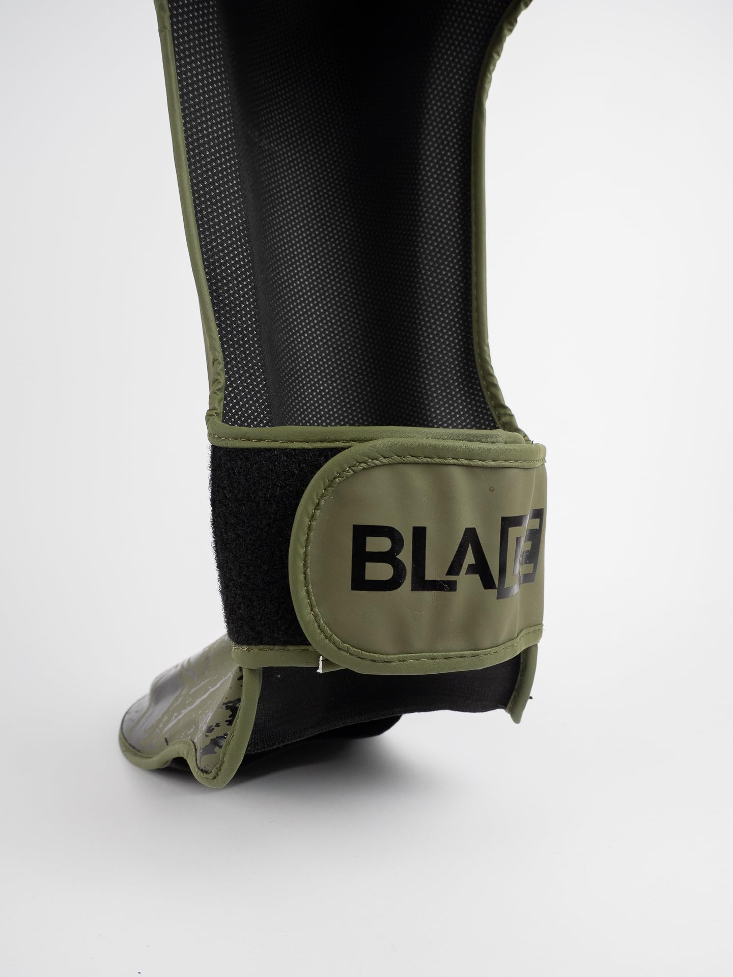 METAL BOXE Protège Tibias-Pieds Blade