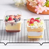 Vista 7 de Kucoele Paquete de 50 Tazas de Postre de Plástico de 8 oz con Tapas y Sporks, Tazas Cuadradas Transparentes para Pasteles, Recipientes de Postre