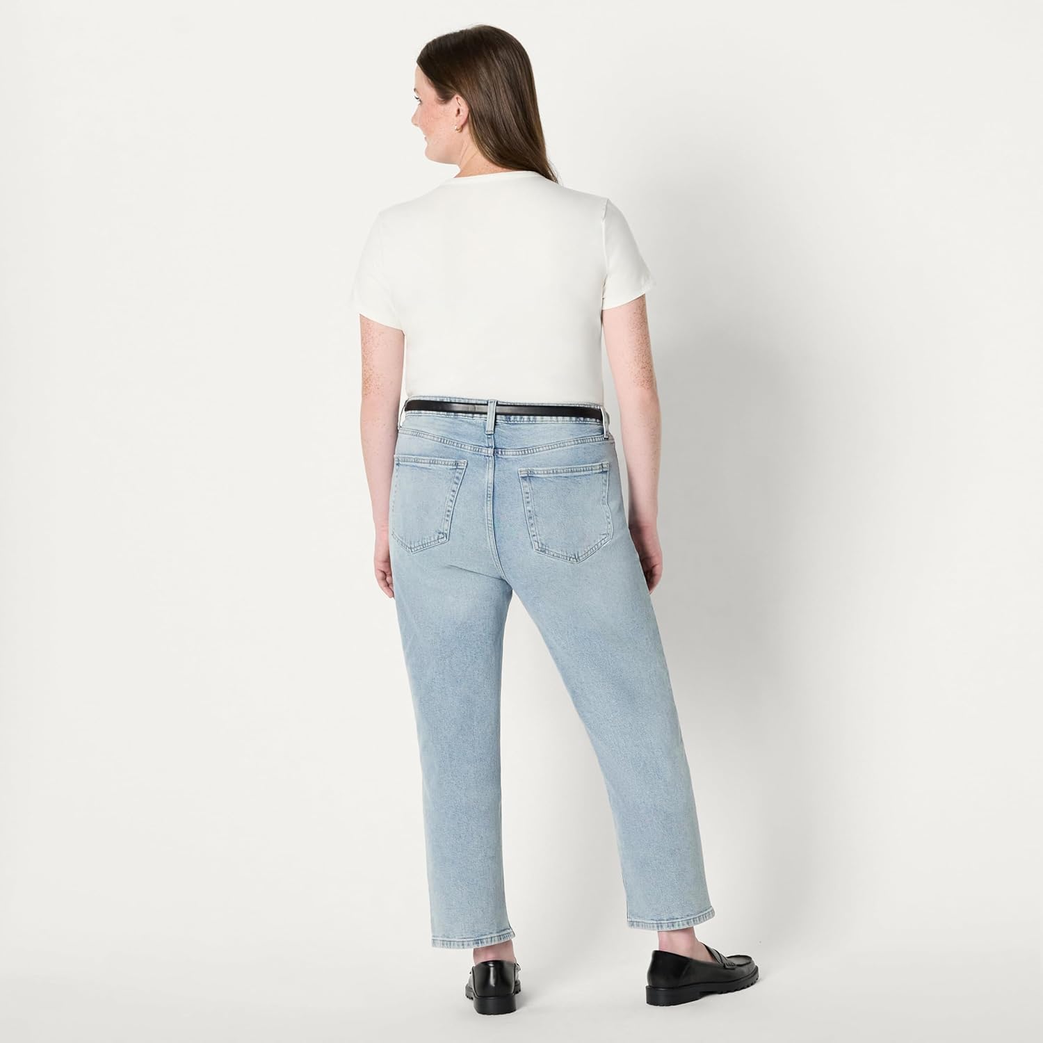 Amazon Essentials Women's High-Rise Straight Leg Jean - Image 7