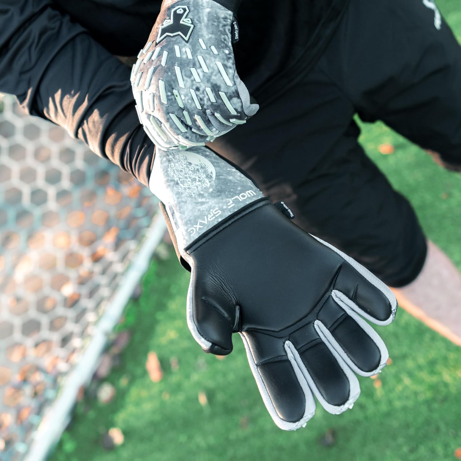 Wolf X - Guanti da portiere uomo e bambino - Guanti portiere con lattice tedesco - Presa antiscivolo - Taglio negativo - Sensazione seconda pelle