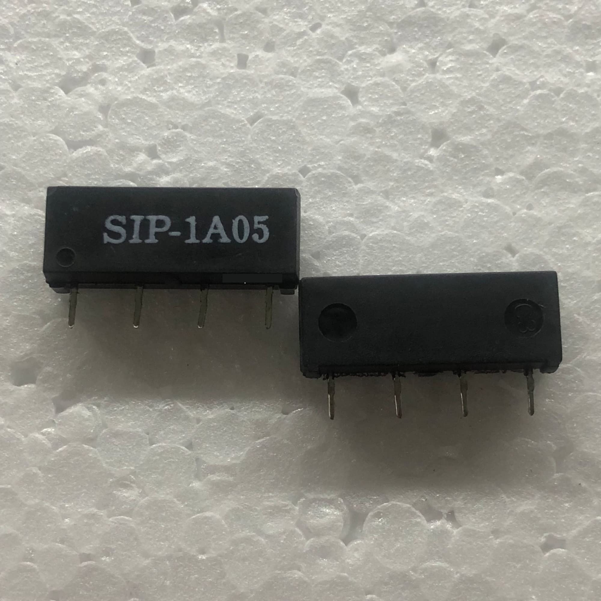 Elektronische Teile 5PC Reed-Relais SIP-1A05 5V Miniatur-4-Pin-Single-Inline-Schließer
