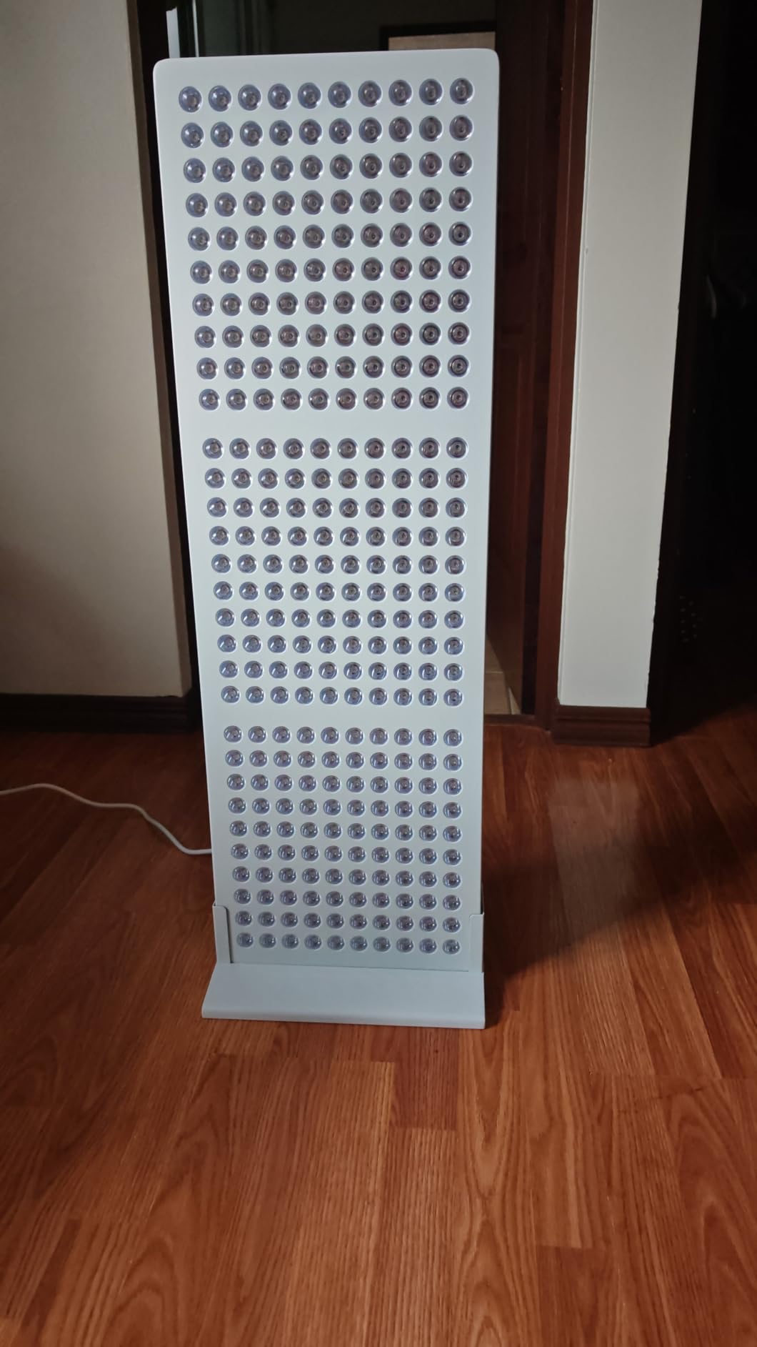 Makiuri Neptune 300 LED red light therapy panel with 5 wavelength technology