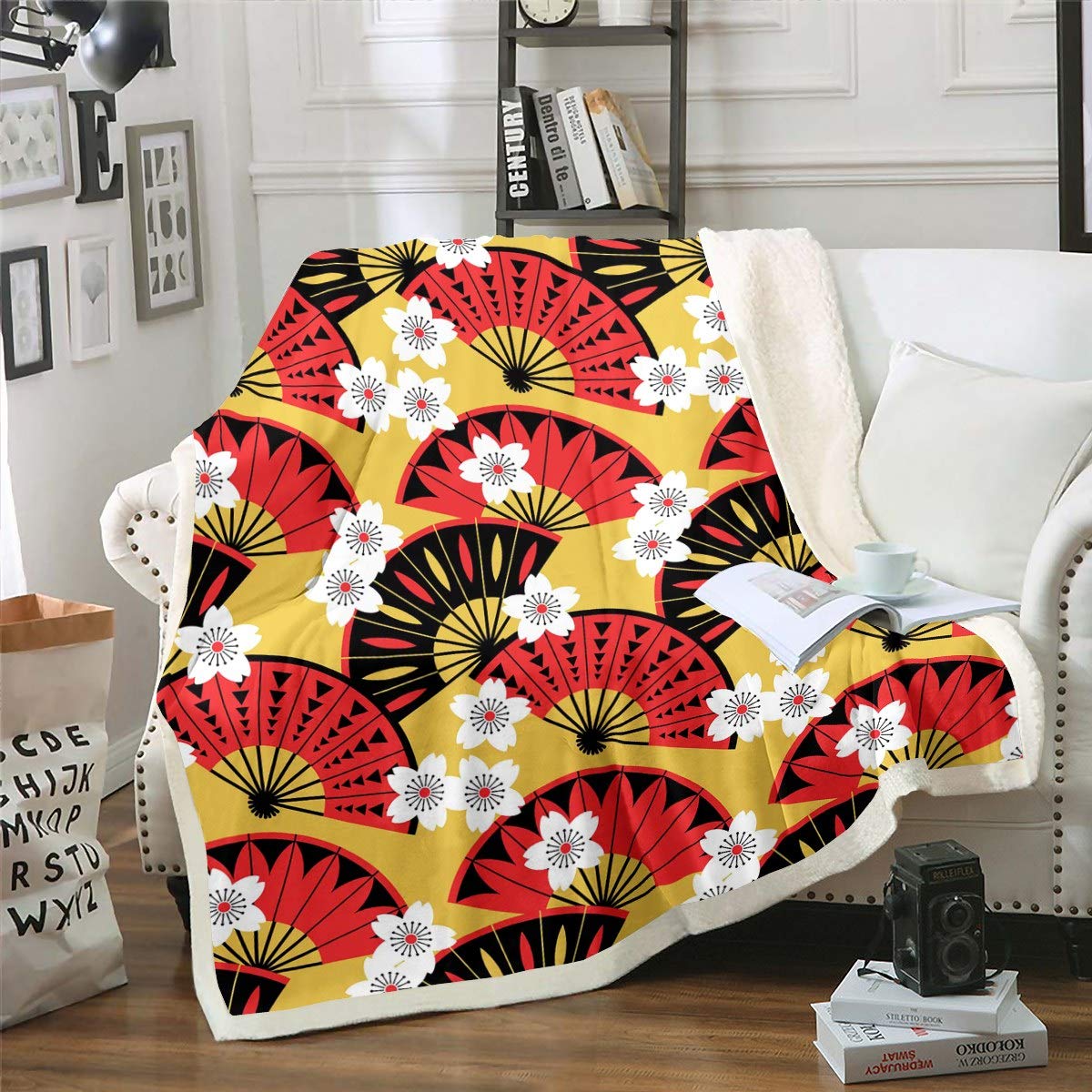 Cherry Blossoms Sherpa Blanket Exotic Japanese-Style Fleece Throw Blanket Japanese Fan Design Plush Blanket for Sofa Couch Bed Room Decor Chic Black Red Yellow Warm Fuzzy Blanket King 87"*94"