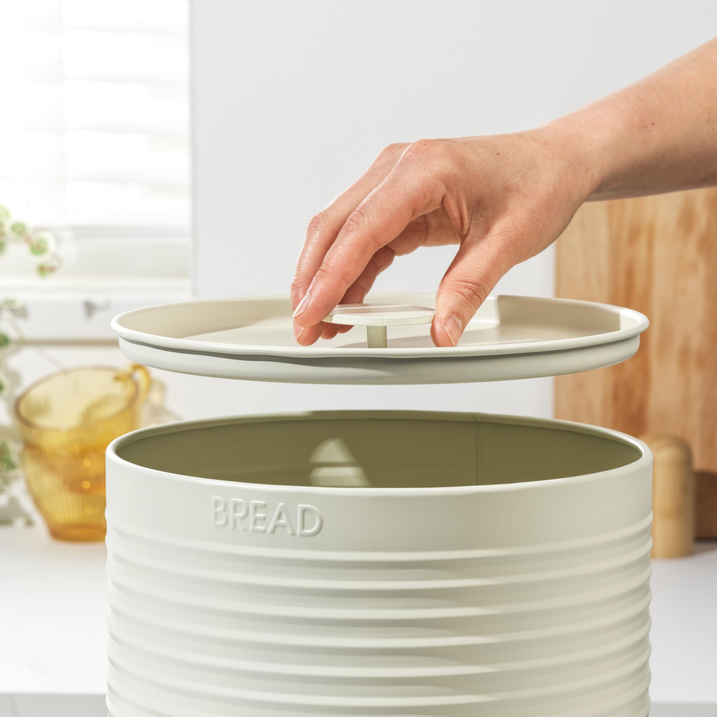 Russell Hobbs RH03269CEU7 Ribbed Bread Bin U2013 Metal Bread Box, Large Kitchen Canister, Countertop Storage/Organisation, Durable Powder-Coated Steel