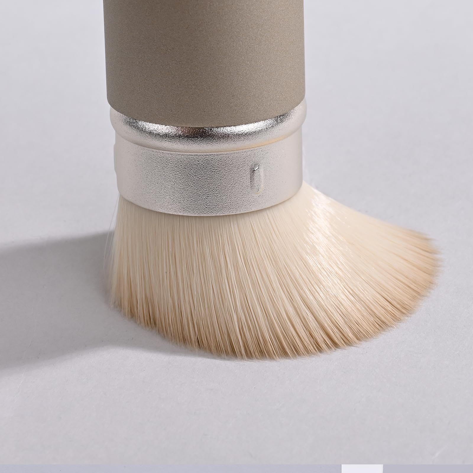 Kabuki Makeup Brush, White, Synthetic Hair, Professional Facial Brush with Retractable Handle, Portable Wand