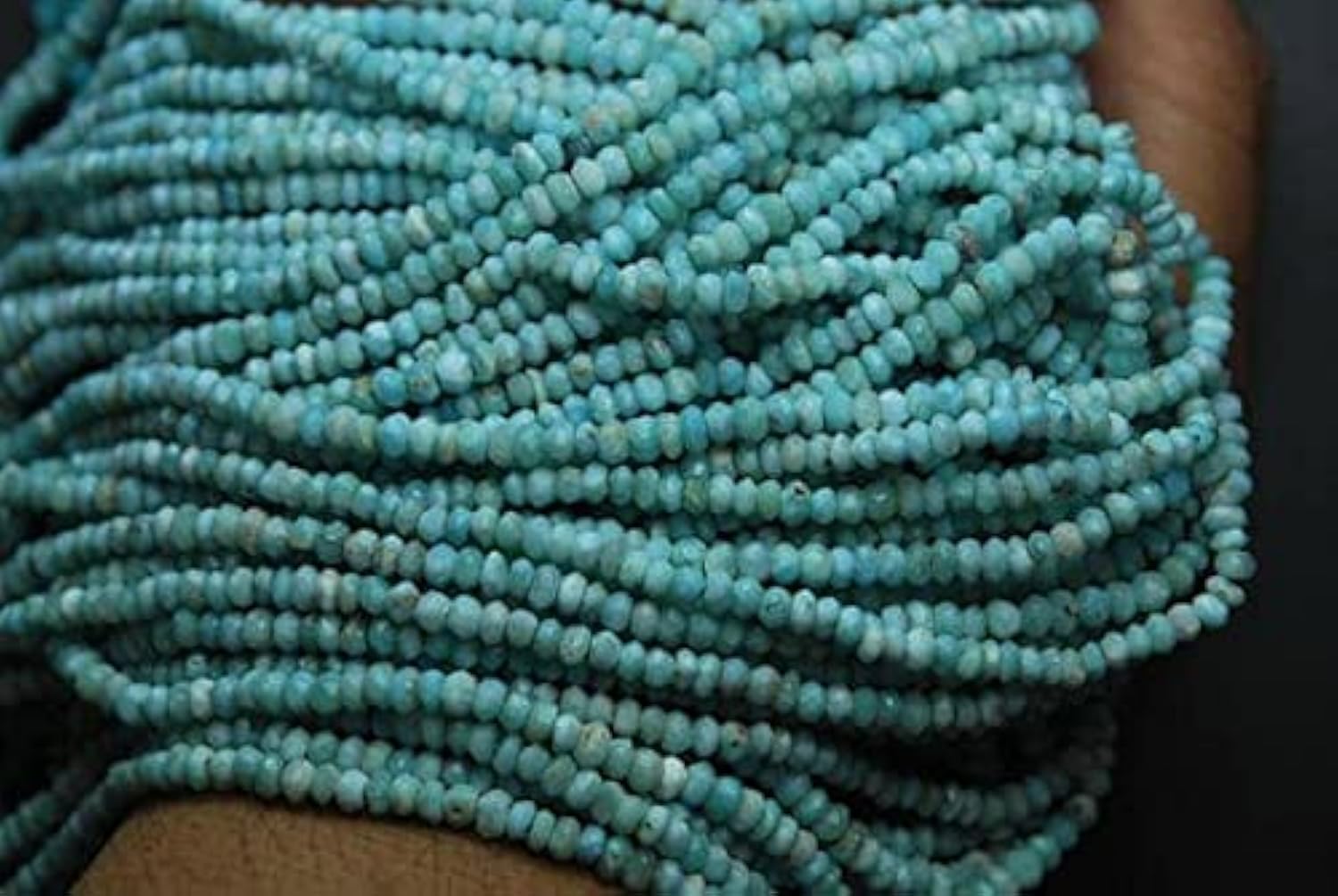 Larimar naturel bleu ciel : perles facettées rondelles rares pour bijoux d'exception