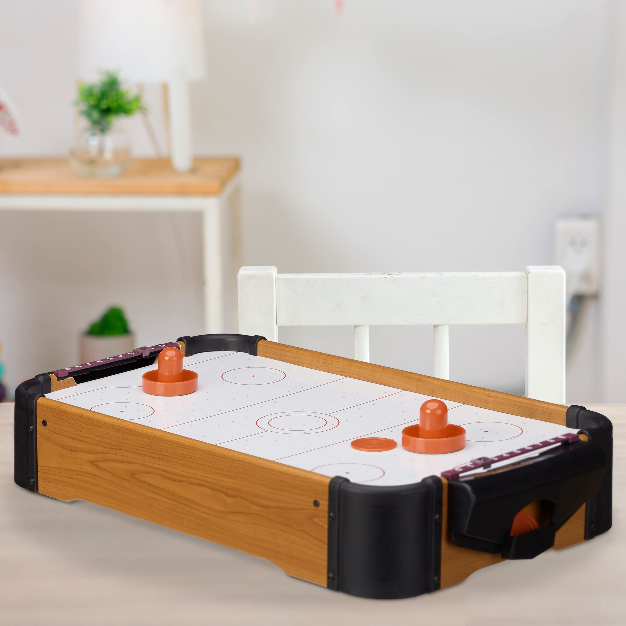 Relaxdays Hockey de table, air hockey de table, Mini Hockey, à emporter, accessoires vacances, lxP: 56 x 31 cm, brun